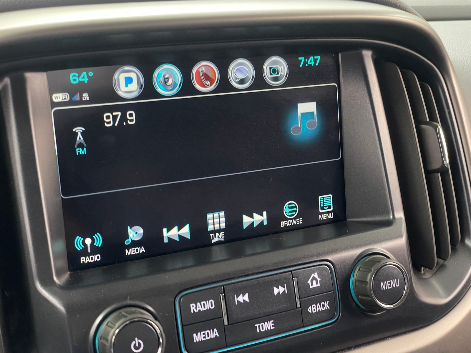 Thumbnail: 2018 Chevrolet Colorado - 4