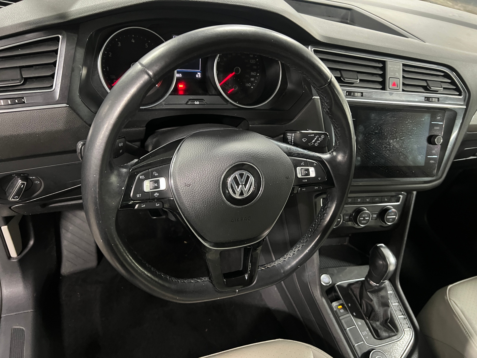 Thumbnail: 2019 Volkswagen Tiguan - 4