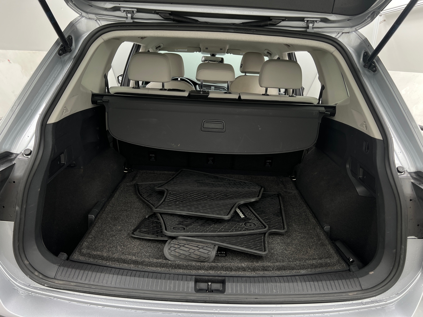 Thumbnail: 2019 Volkswagen Tiguan - 6