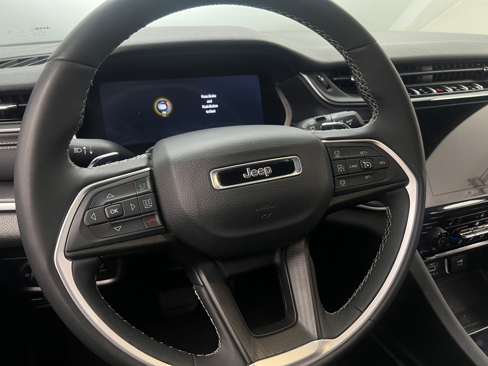 Thumbnail: 2024 Jeep Grand Cherokee - 5