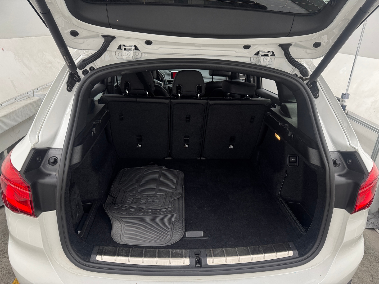 Thumbnail: 2021 BMW X1 - 6