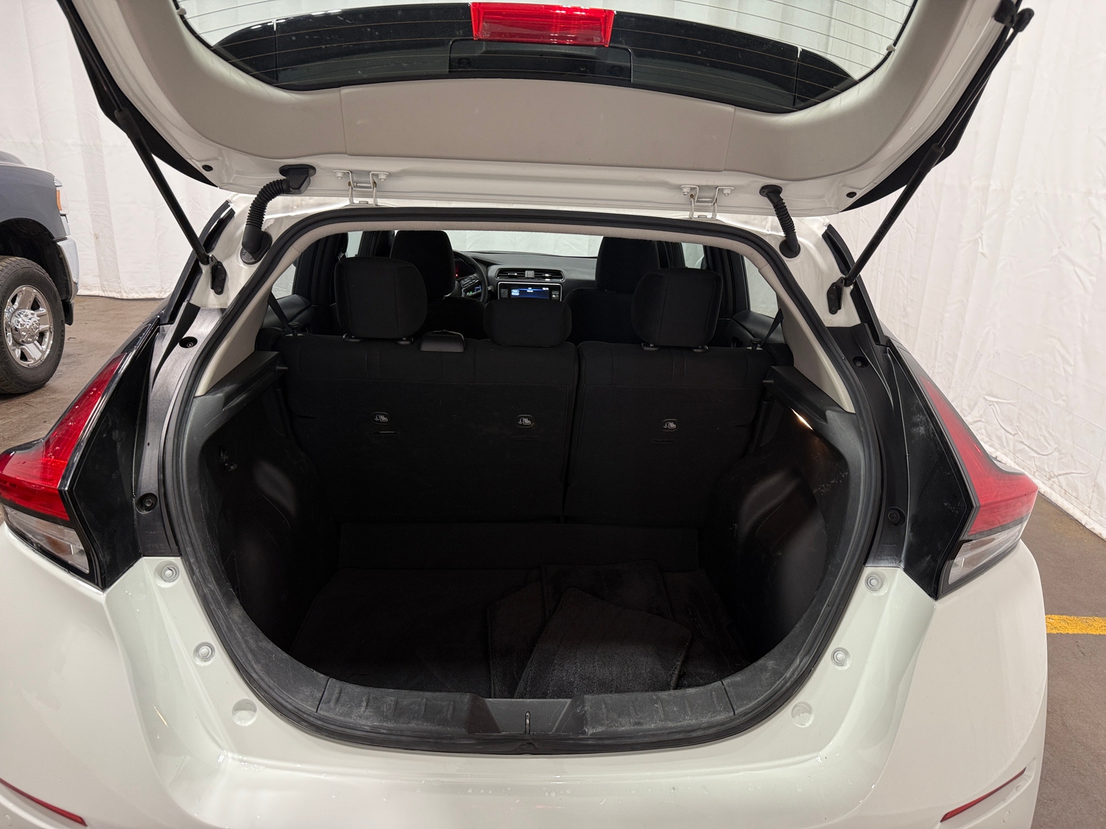 Thumbnail: 2022 Nissan Leaf - 7