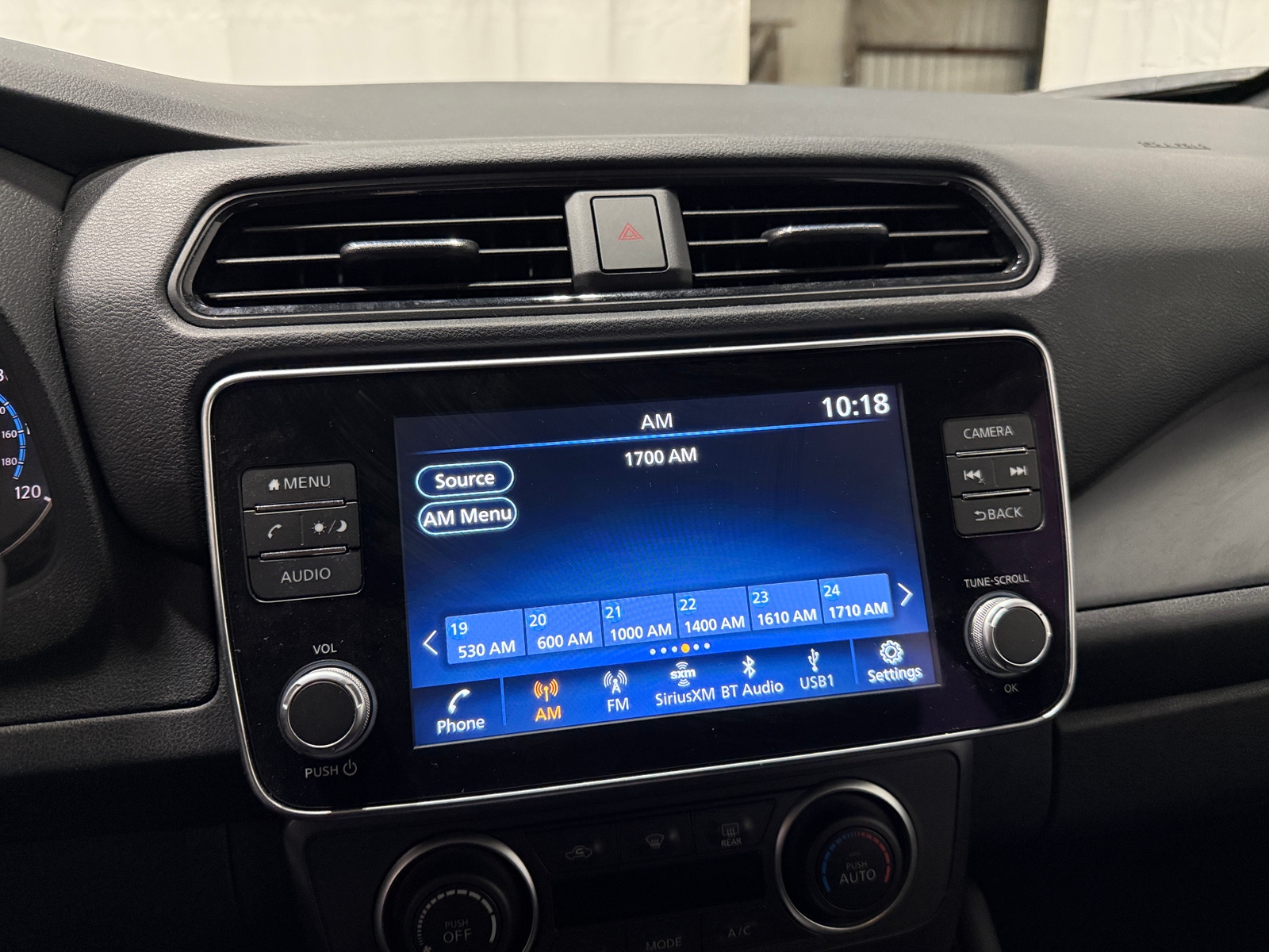 Thumbnail: 2022 Nissan Leaf - 4