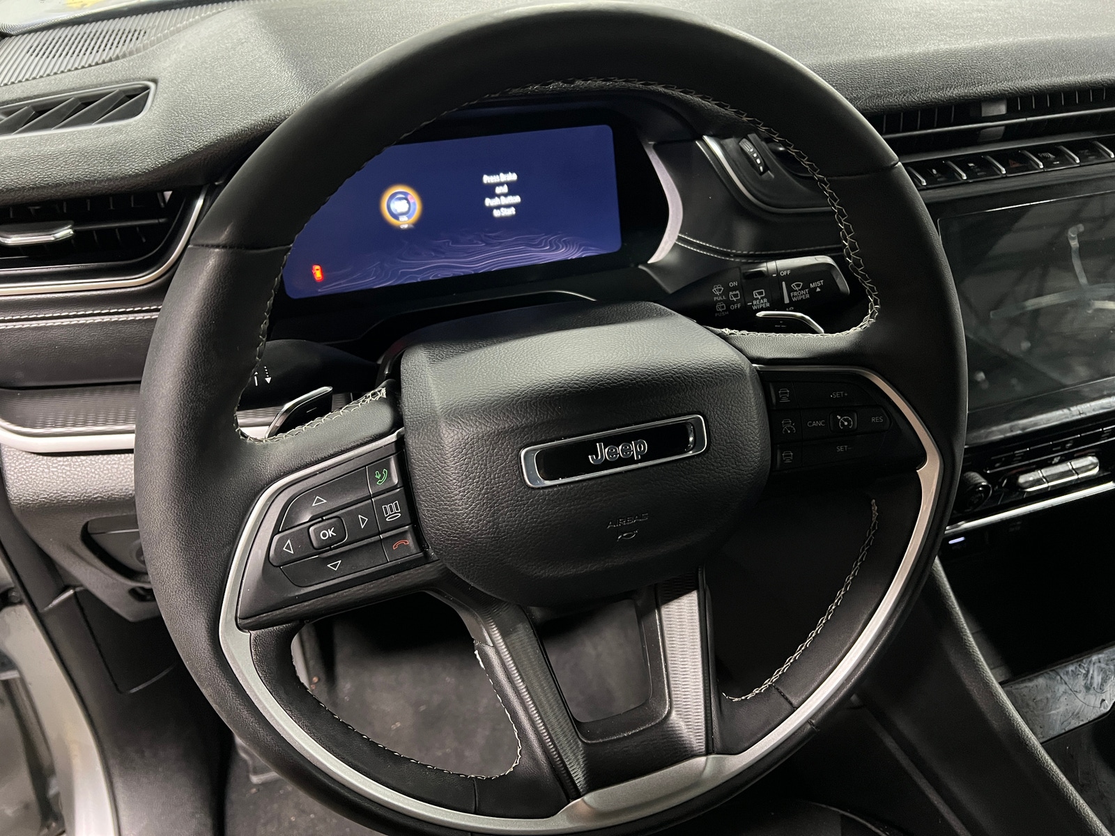 Thumbnail: 2024 Jeep Grand Cherokee L - 4