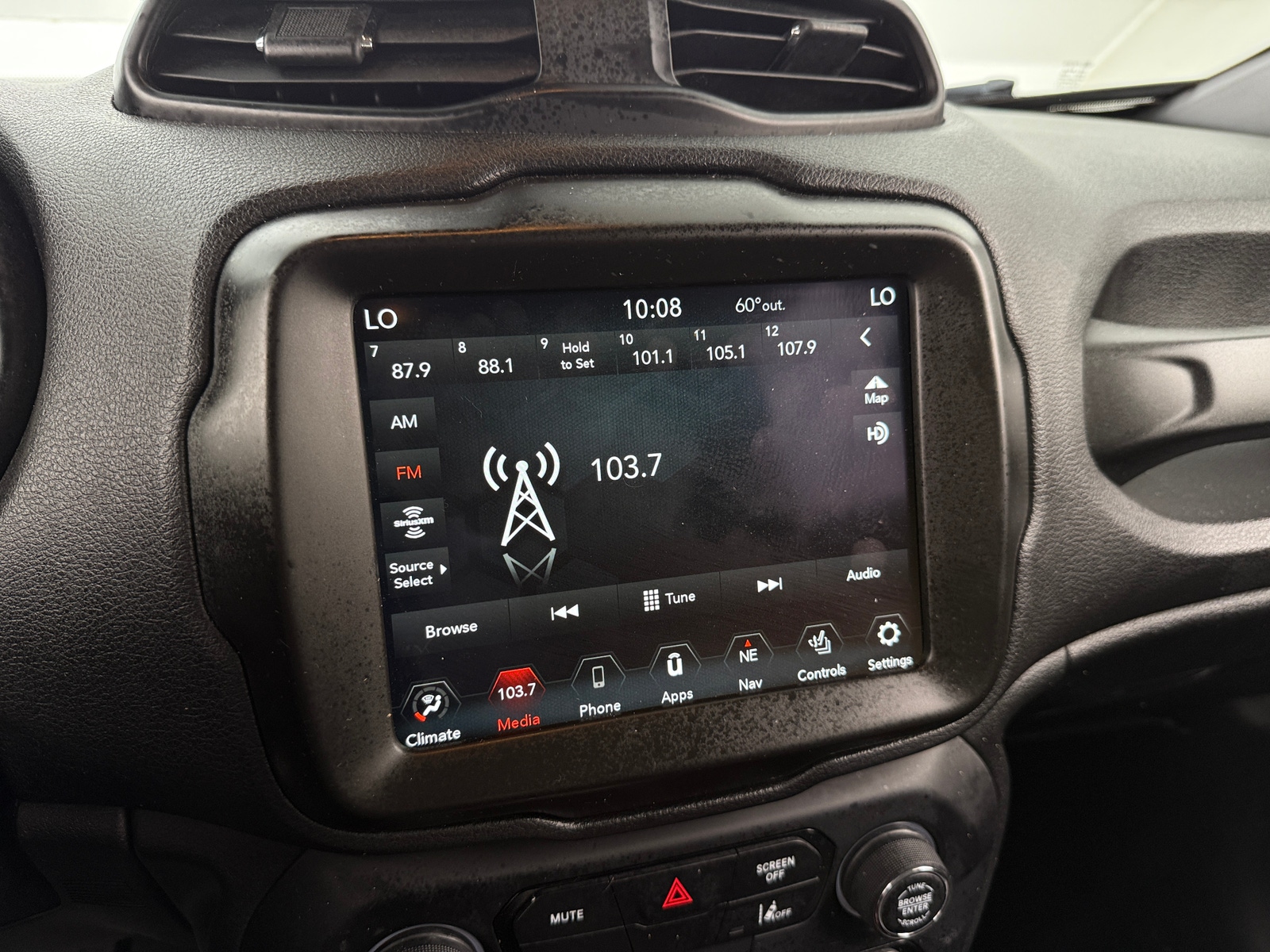Thumbnail: 2022 Jeep Renegade - 3