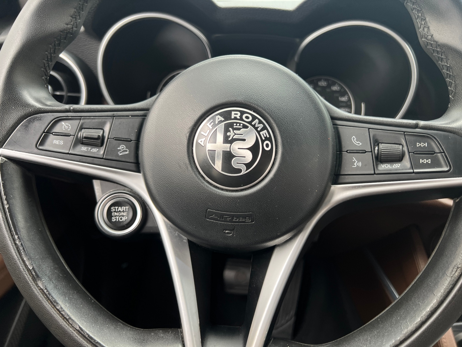 Thumbnail: 2018 Alfa Romeo Stelvio - 4