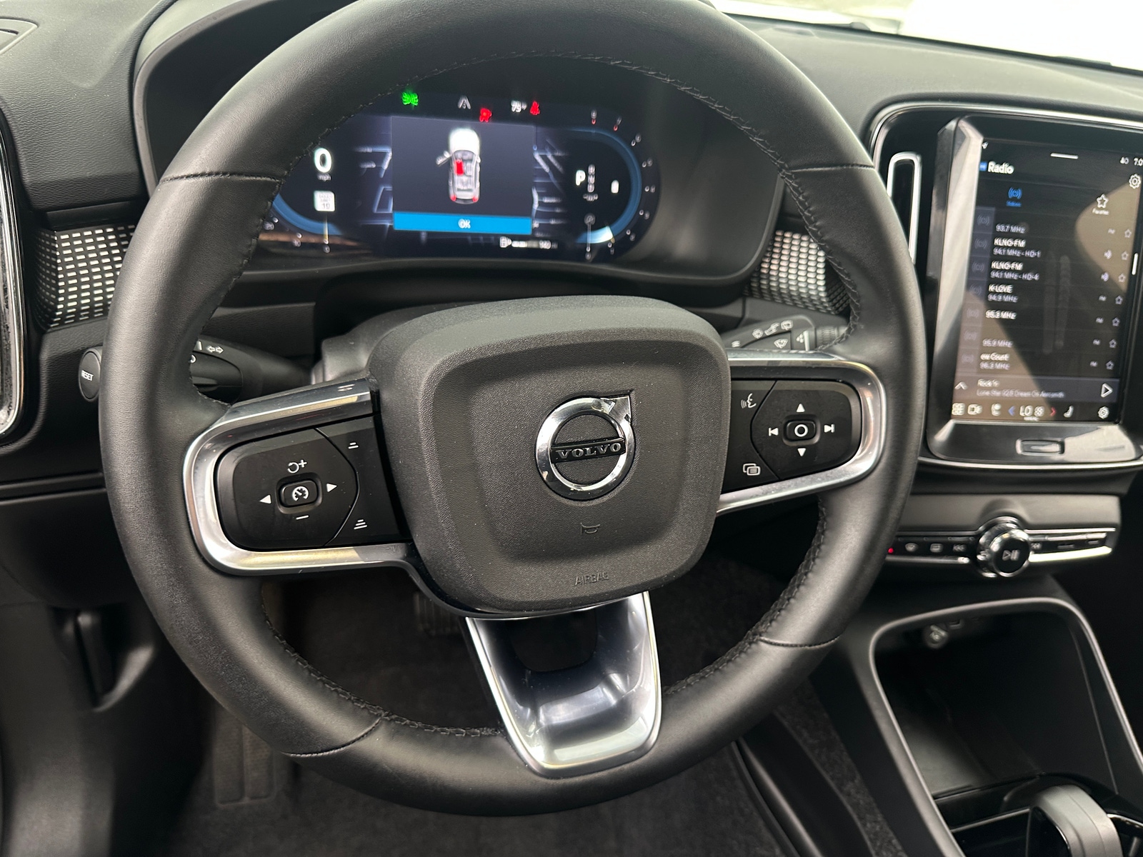 Thumbnail: 2025 Volvo XC40 - 5