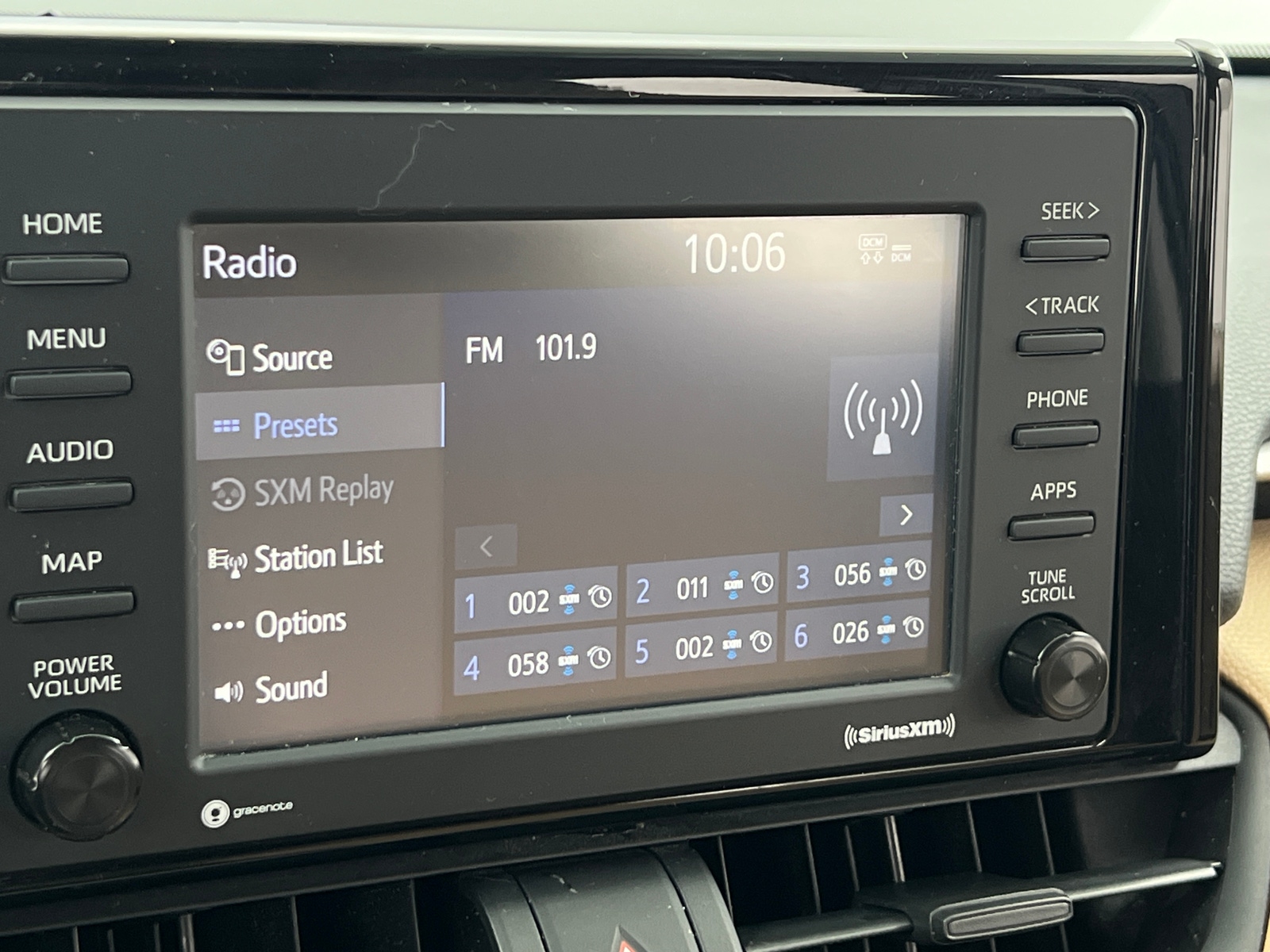 Thumbnail: 2021 Toyota RAV4 - 4
