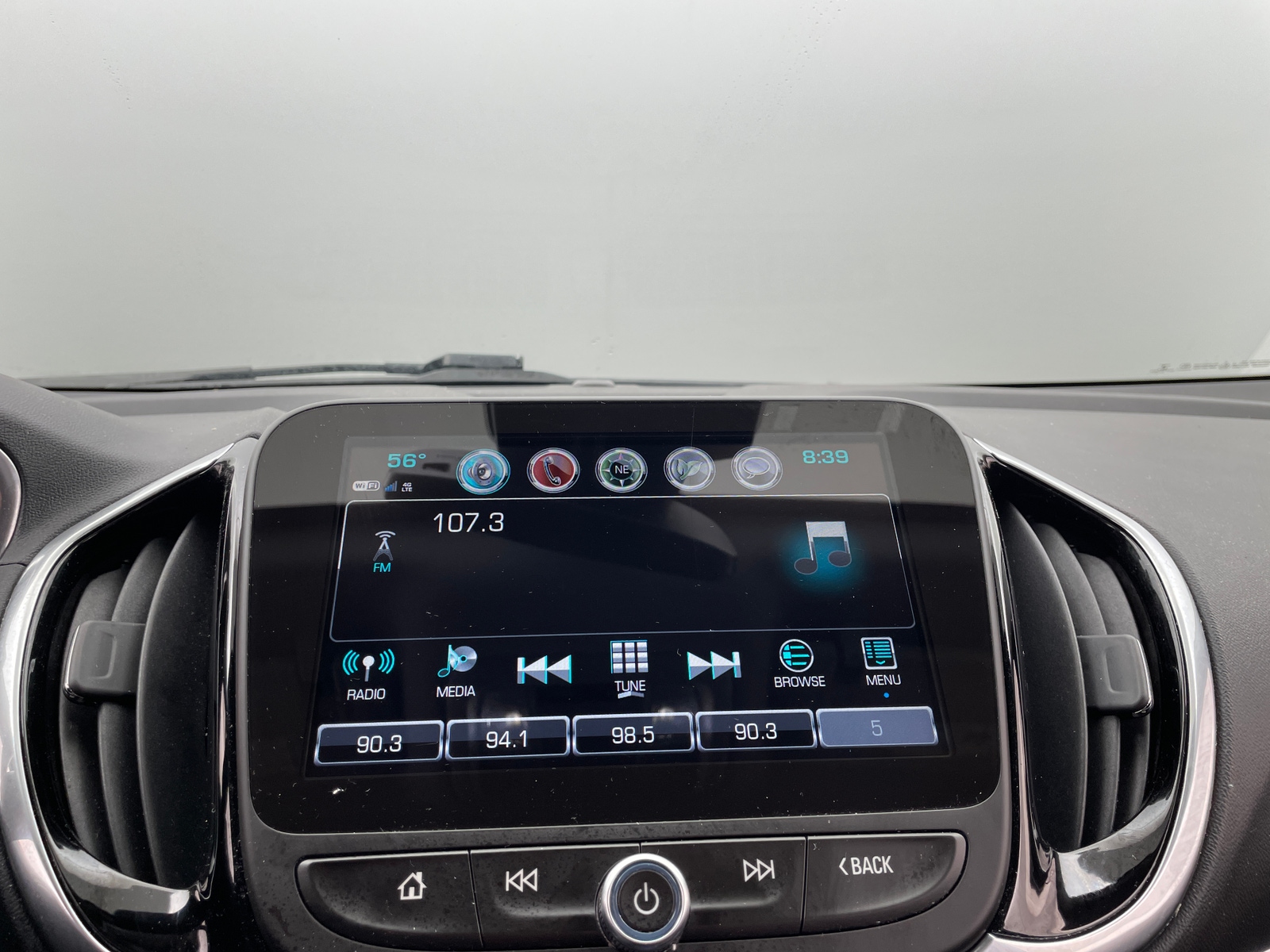 Thumbnail: 2018 Chevrolet Volt - 3