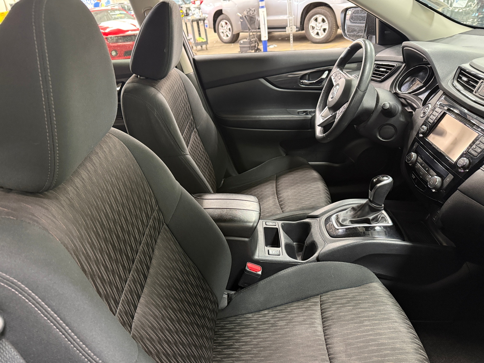 Thumbnail: 2017 Nissan Rogue - 2