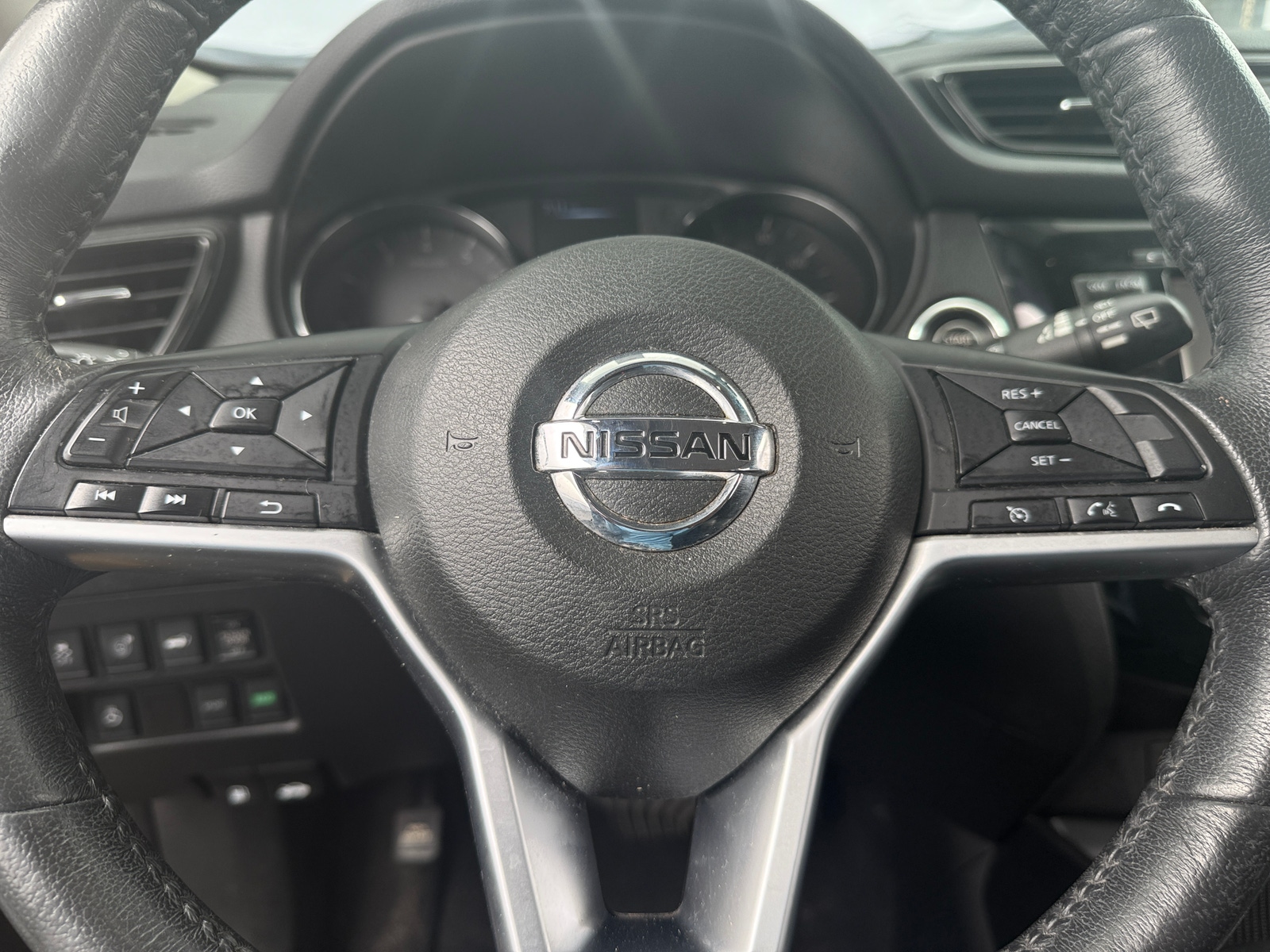 Thumbnail: 2017 Nissan Rogue - 5