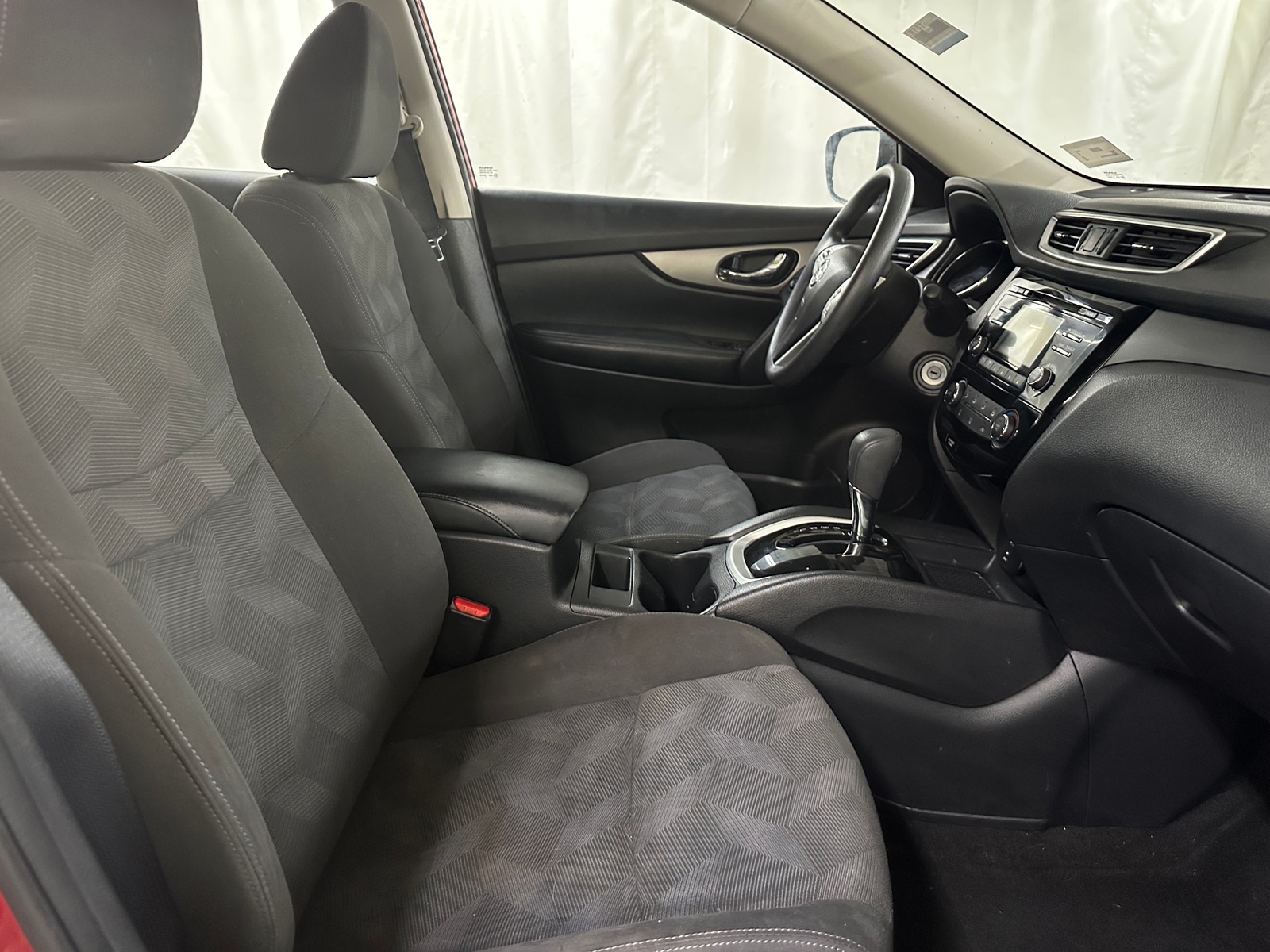 Thumbnail: 2016 Nissan Rogue - 2