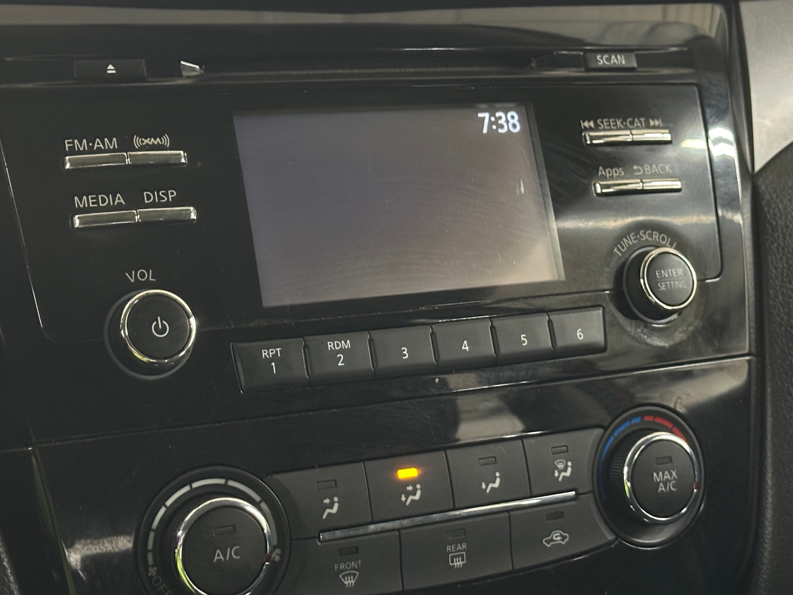 Thumbnail: 2016 Nissan Rogue - 4