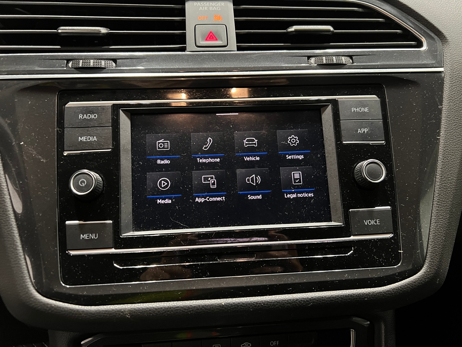 Thumbnail: 2021 Volkswagen Tiguan - 4