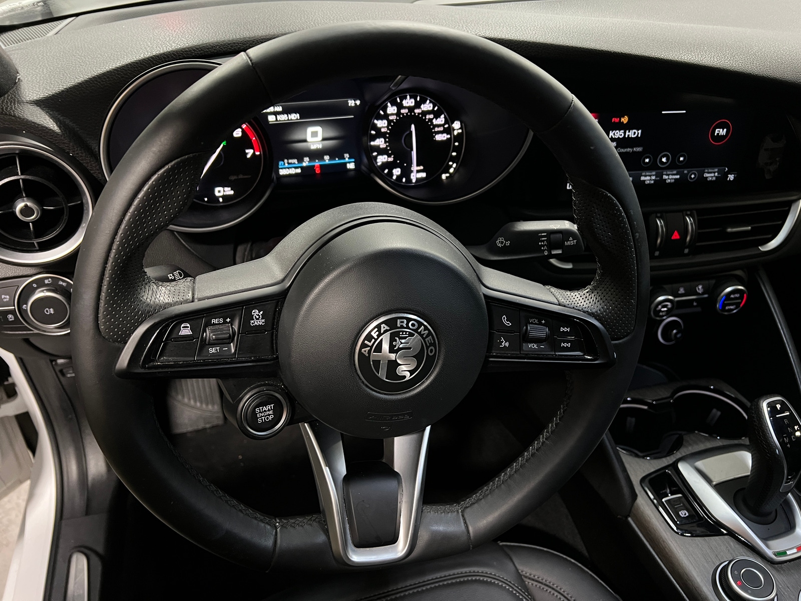 Thumbnail: 2023 Alfa Romeo Giulia - 4