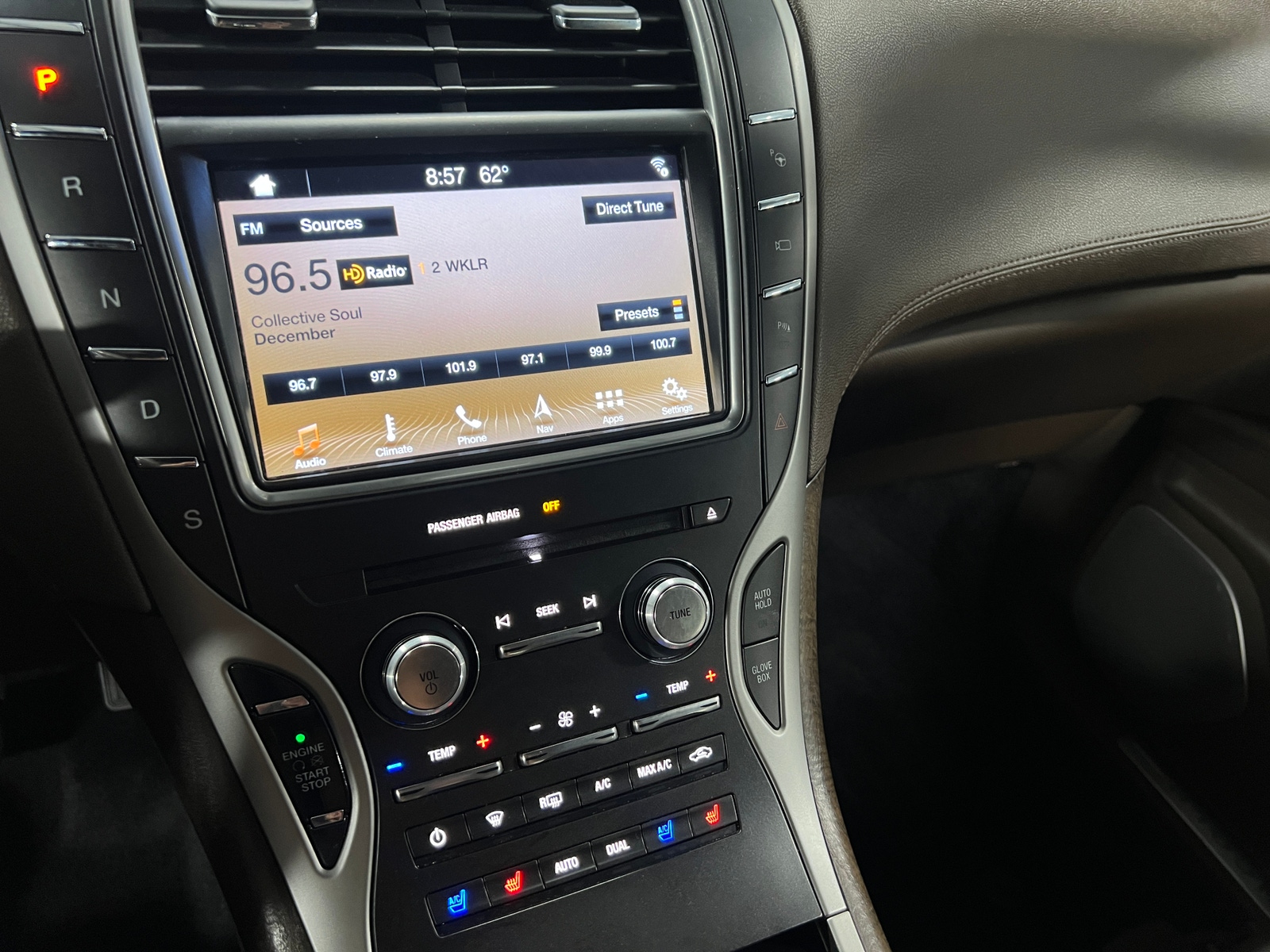 Thumbnail: 2016 Lincoln MKX - 3