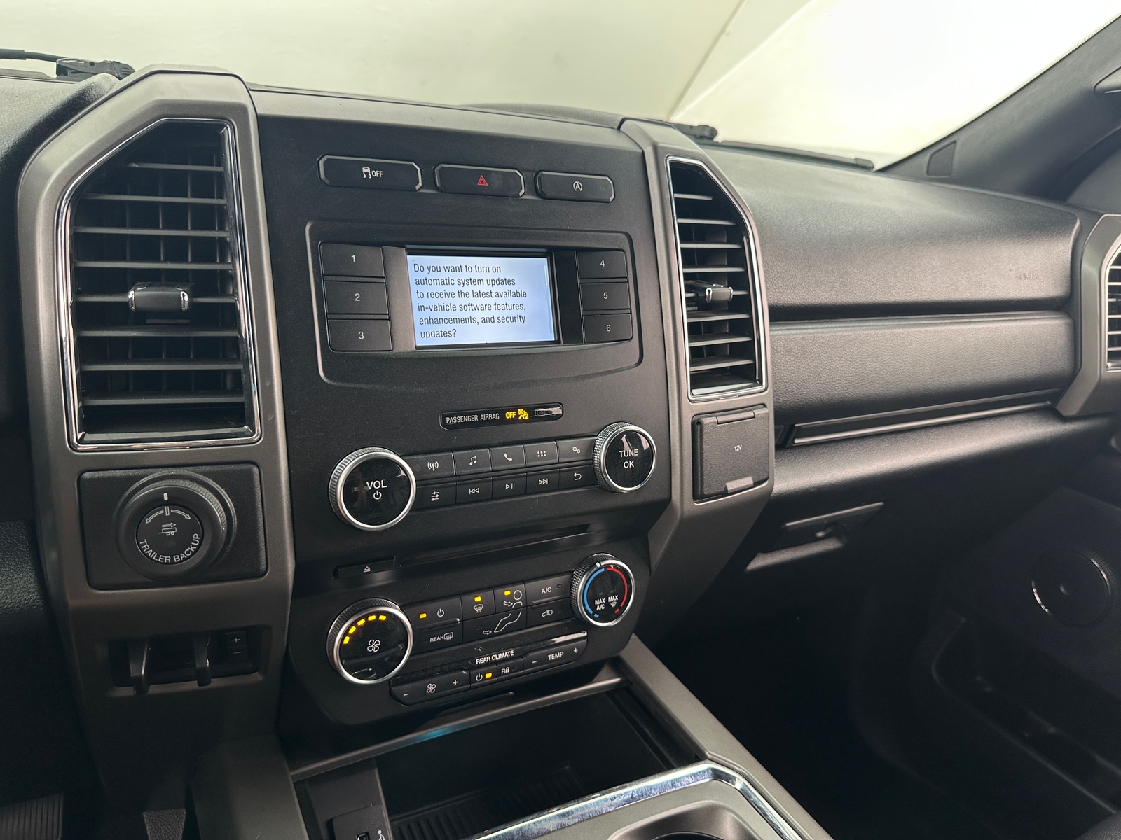 Thumbnail: 2018 Ford Expedition - 4