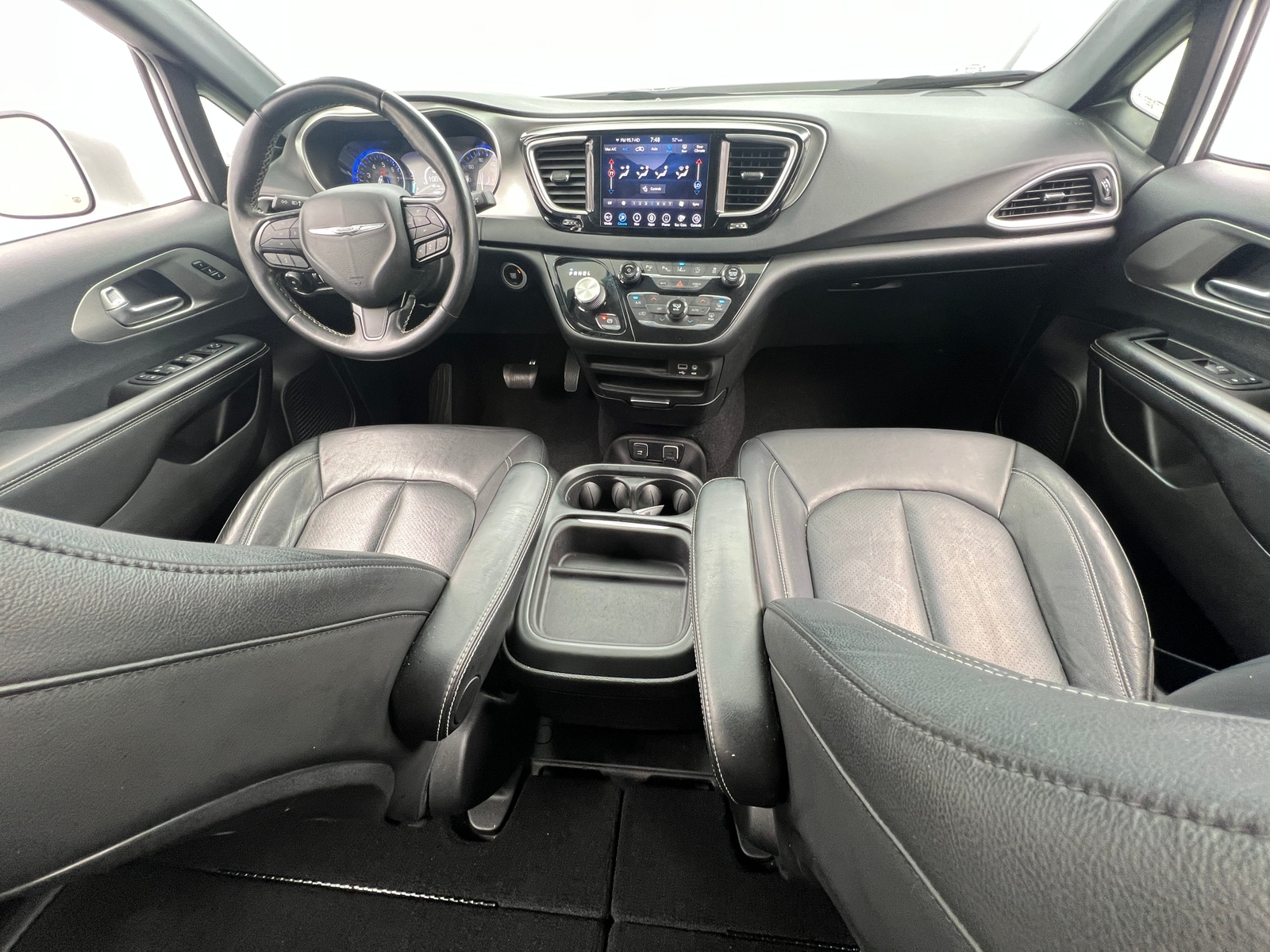 Thumbnail: 2020 Chrysler Pacifica - 2