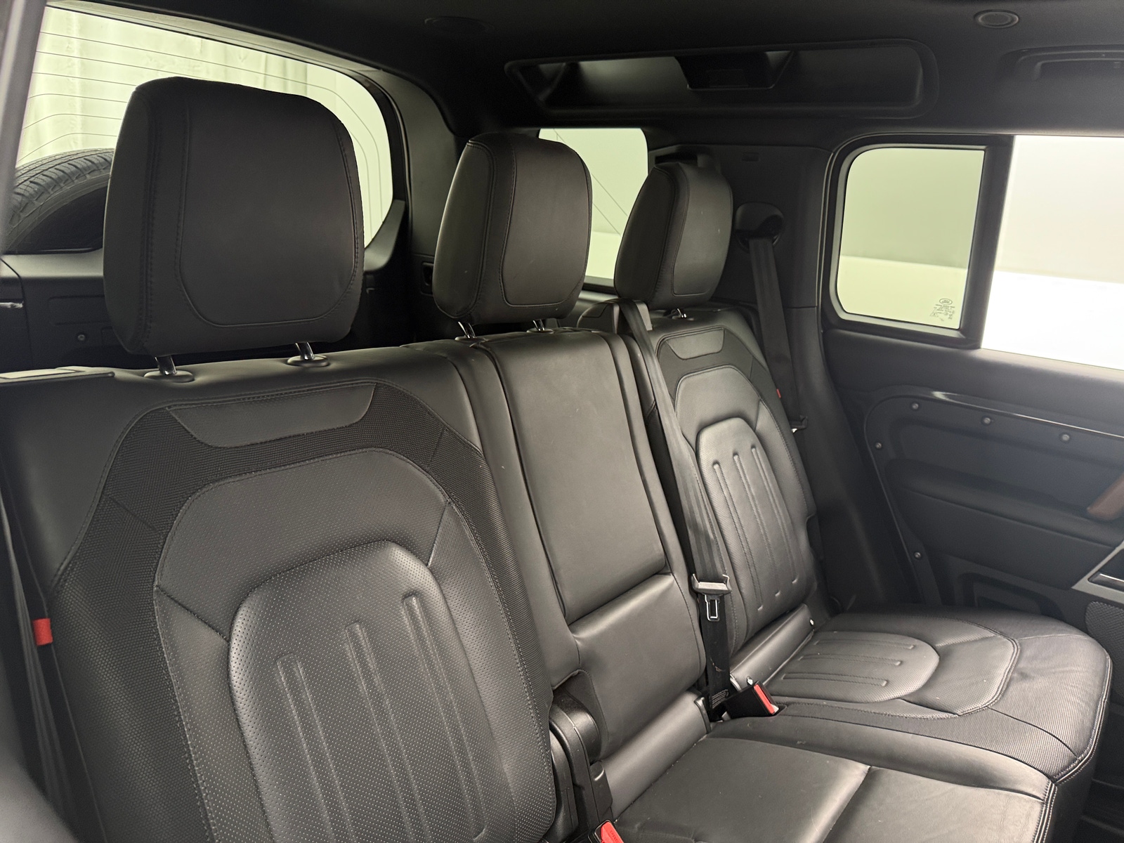 Thumbnail: 2022 Land Rover Defender - 5