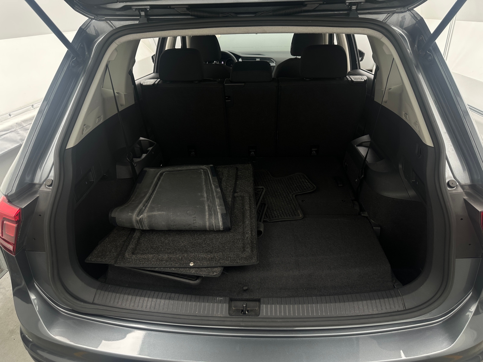 Thumbnail: 2021 Volkswagen Tiguan - 7