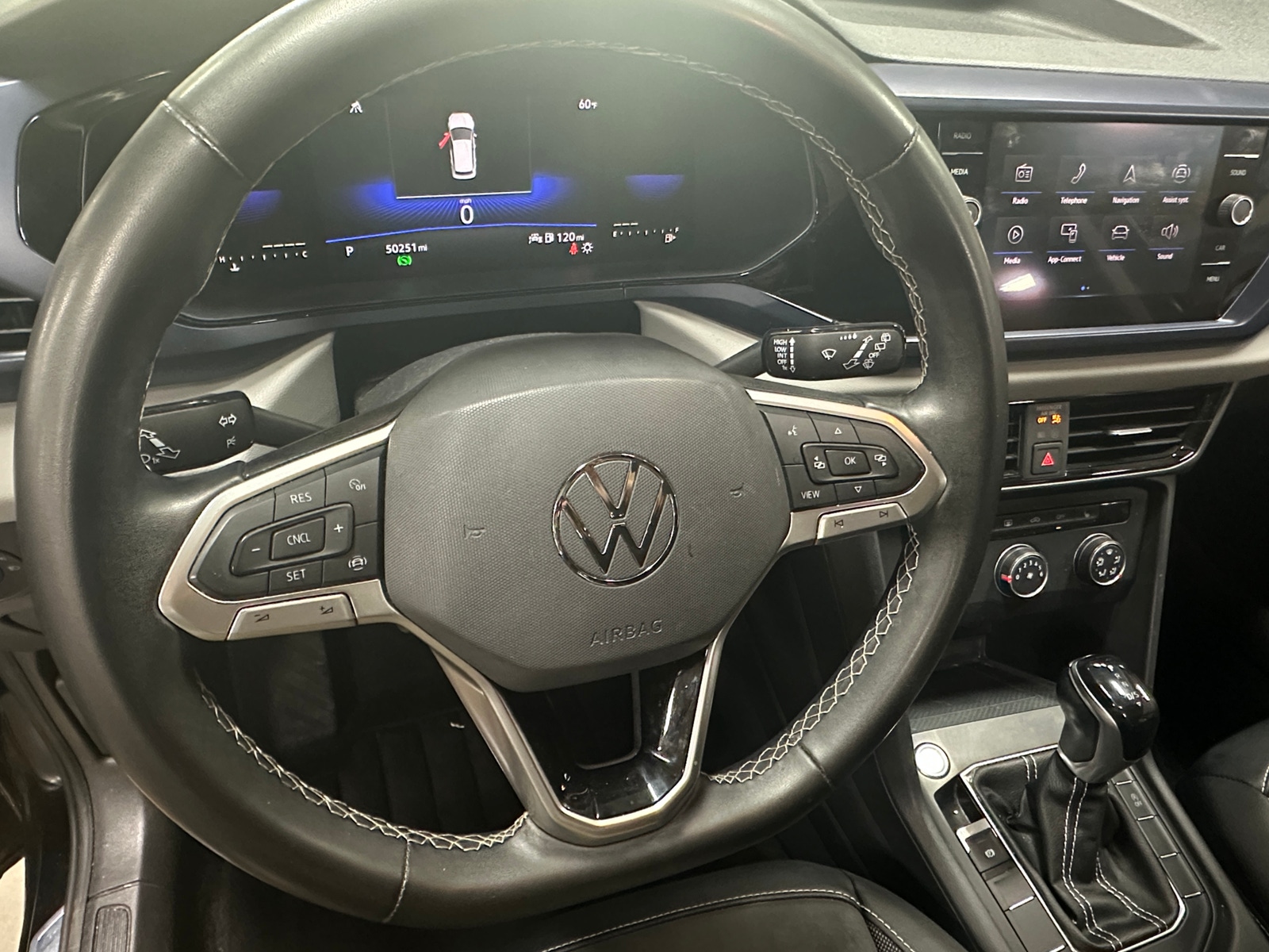 Thumbnail: 2022 Volkswagen Taos - 4