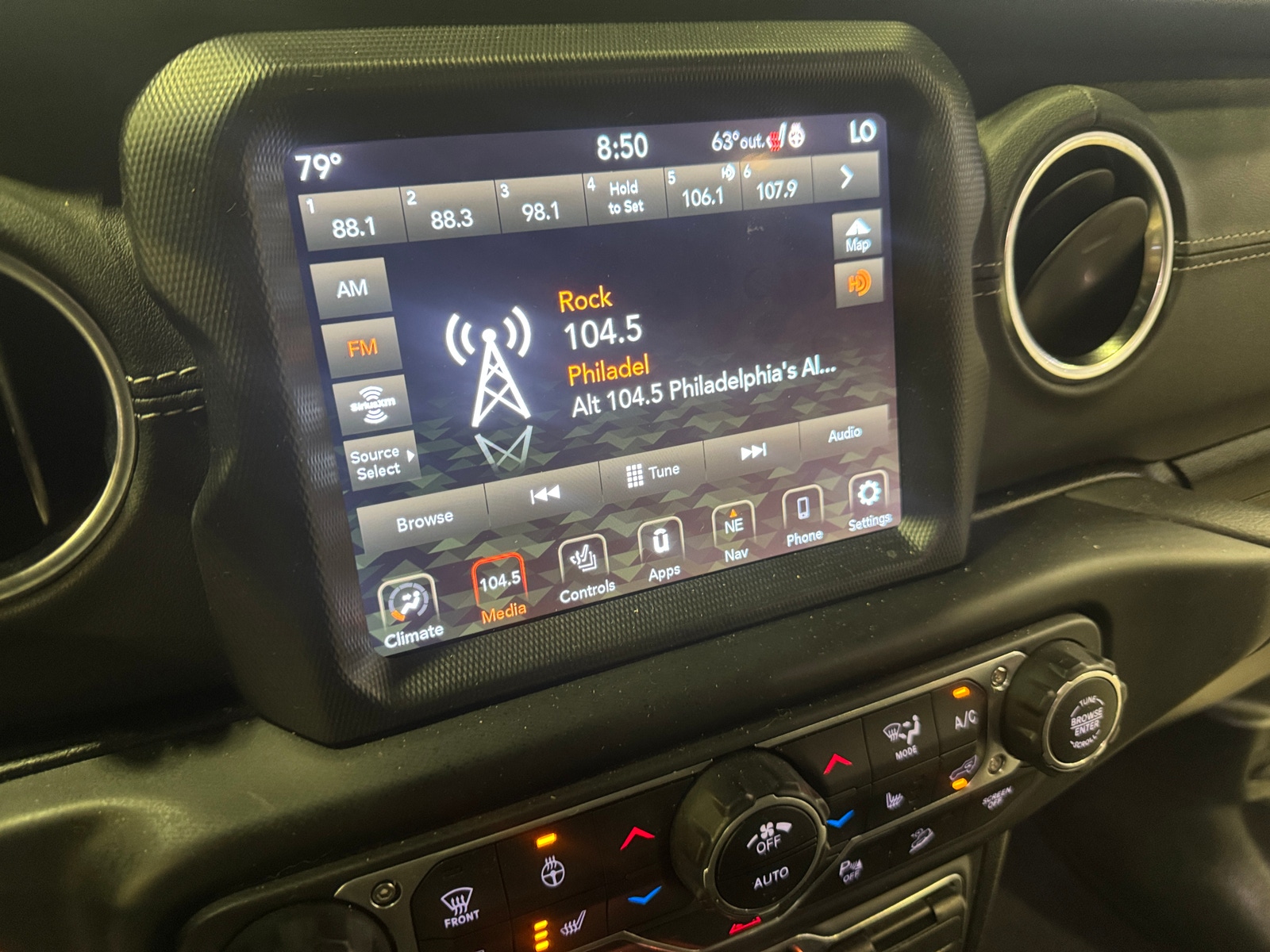 Thumbnail: 2020 Jeep Wrangler - 3