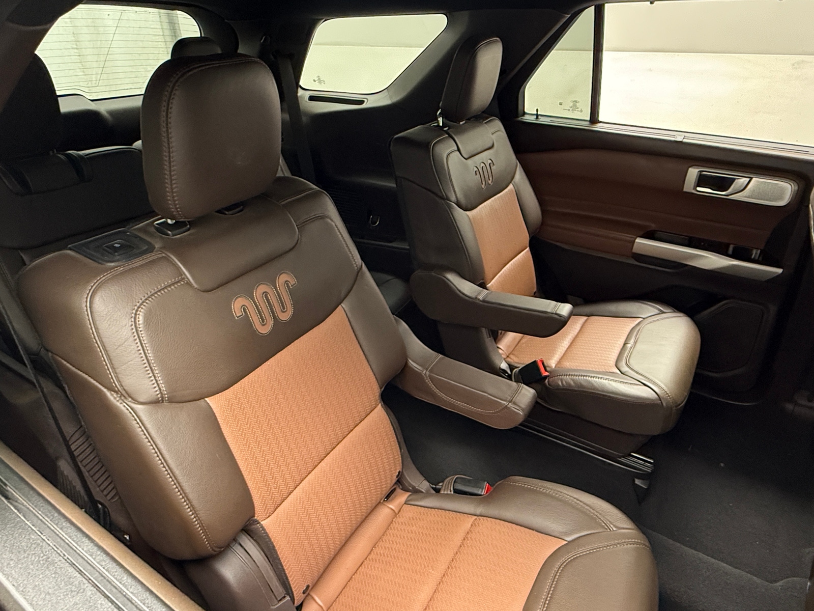 Thumbnail: 2022 Ford Explorer - 5