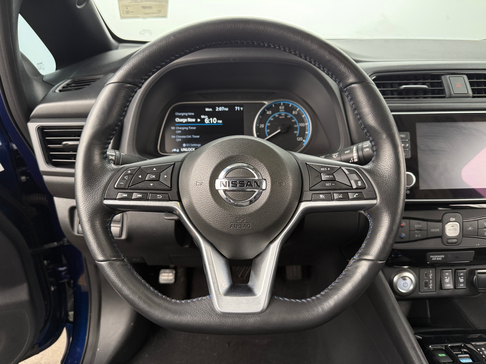 Thumbnail: 2022 Nissan Leaf - 5