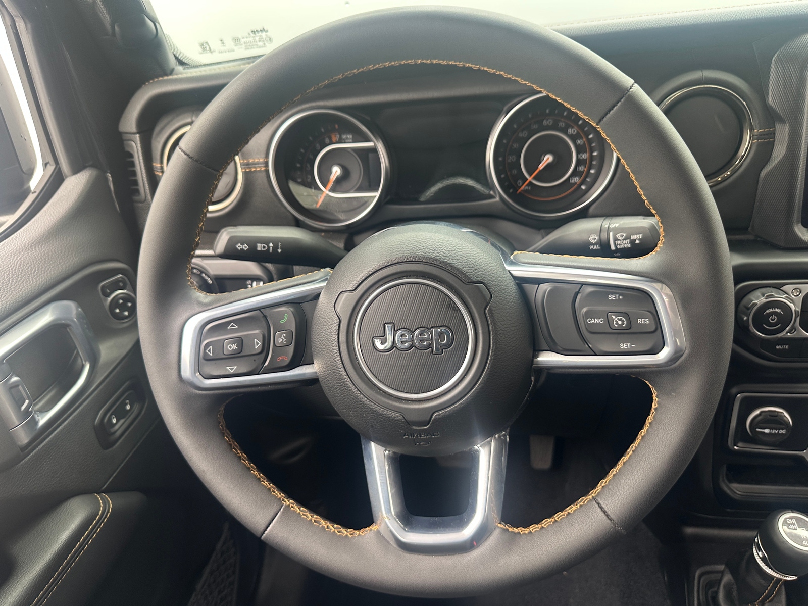 Thumbnail: 2023 Jeep Gladiator - 4