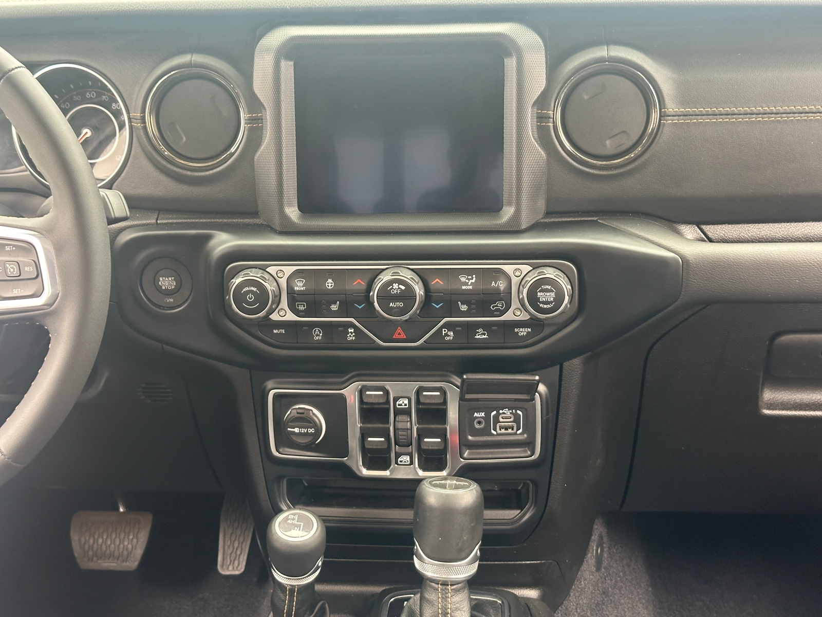 Thumbnail: 2023 Jeep Gladiator - 3