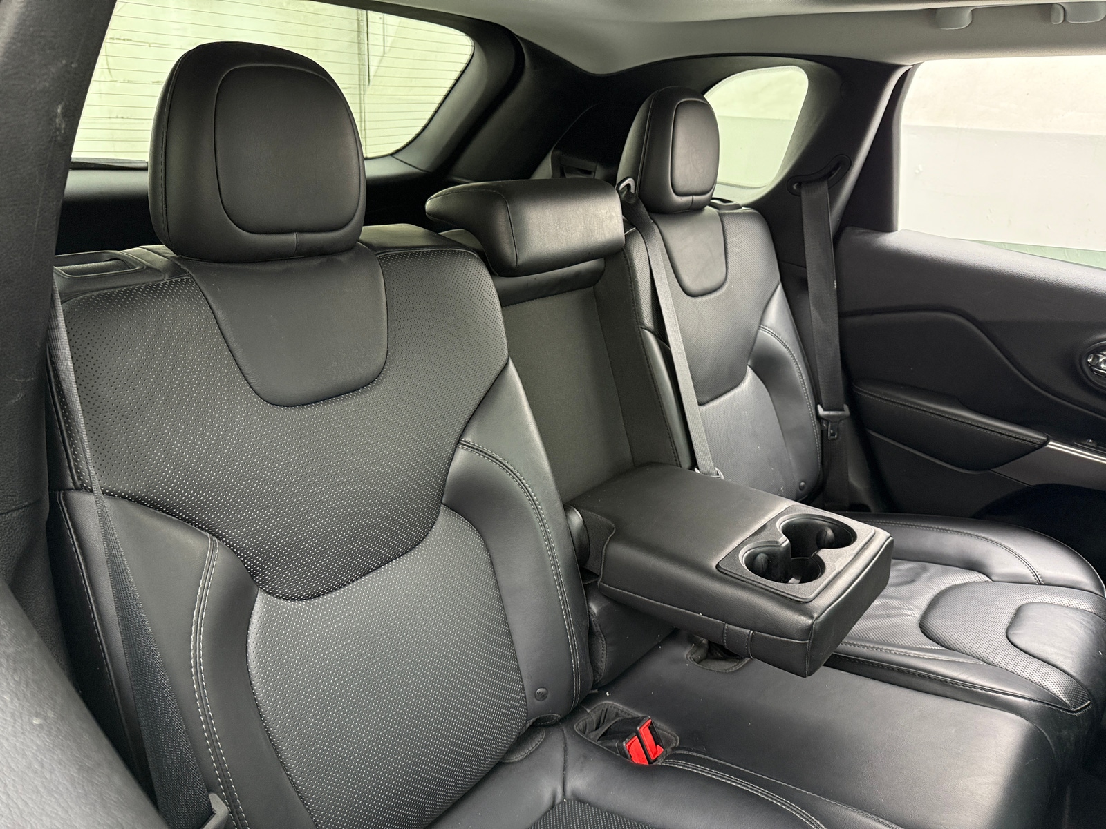 Thumbnail: 2019 Jeep Cherokee - 5
