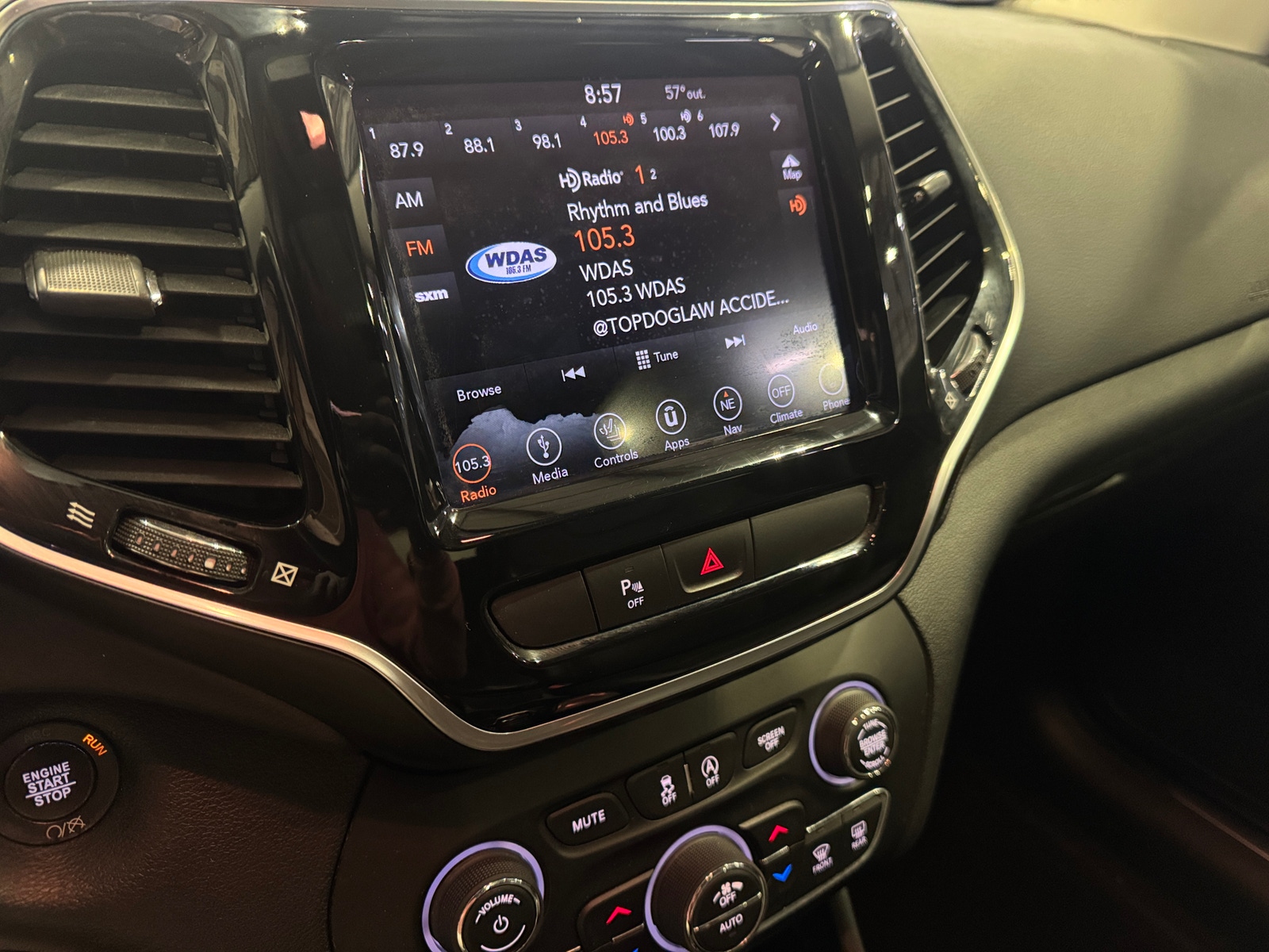 Thumbnail: 2019 Jeep Cherokee - 3