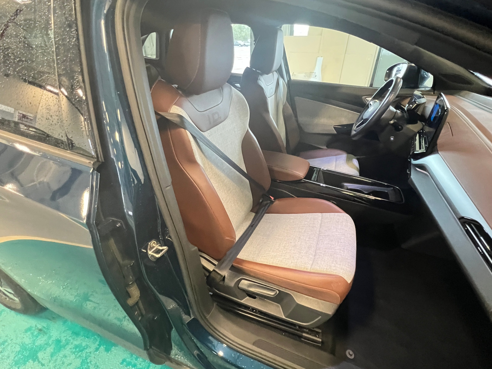 Thumbnail: 2023 Volkswagen ID.4 - 2