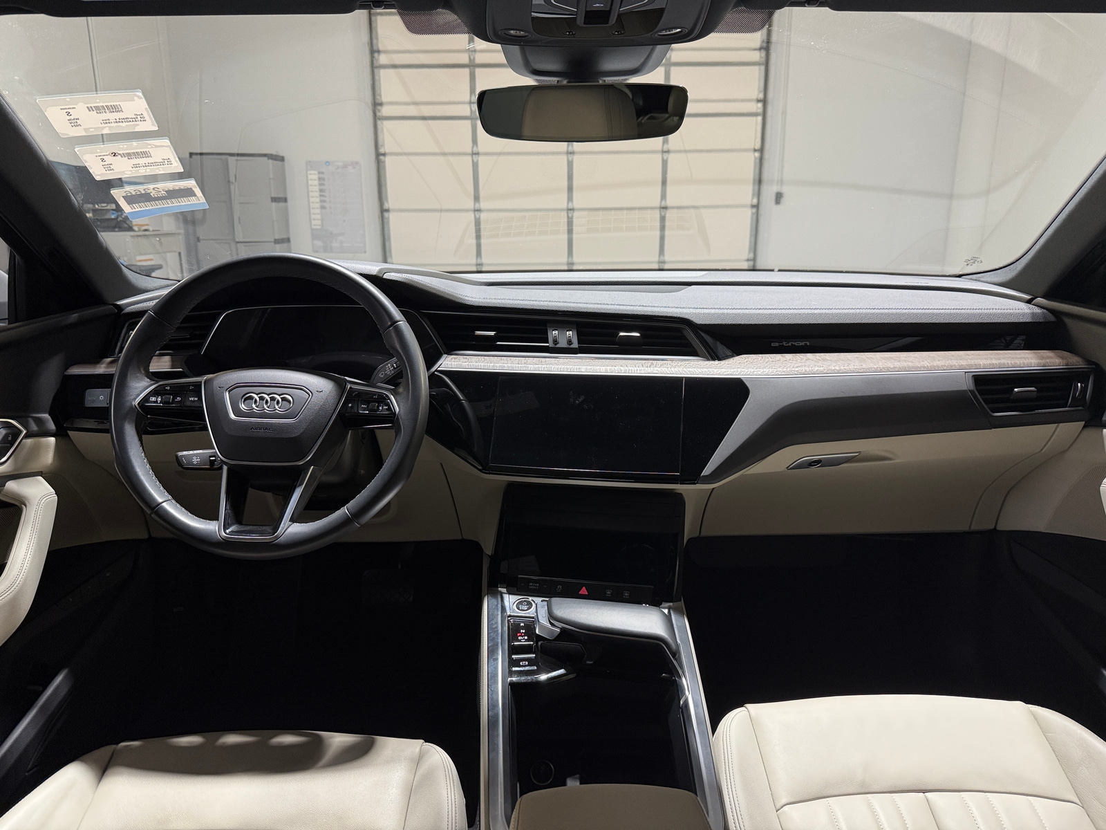 Thumbnail: 2024 Audi Q8 e-tron - 3