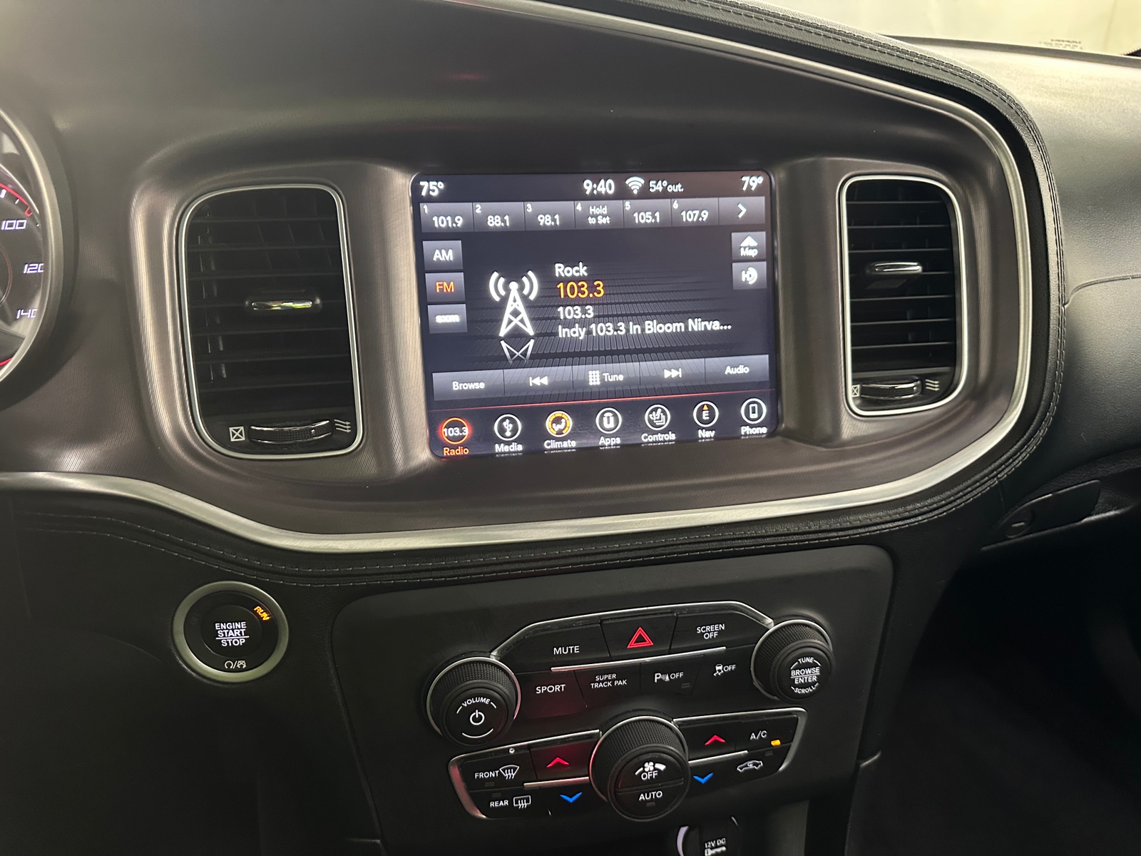 Thumbnail: 2019 Dodge Charger - 4