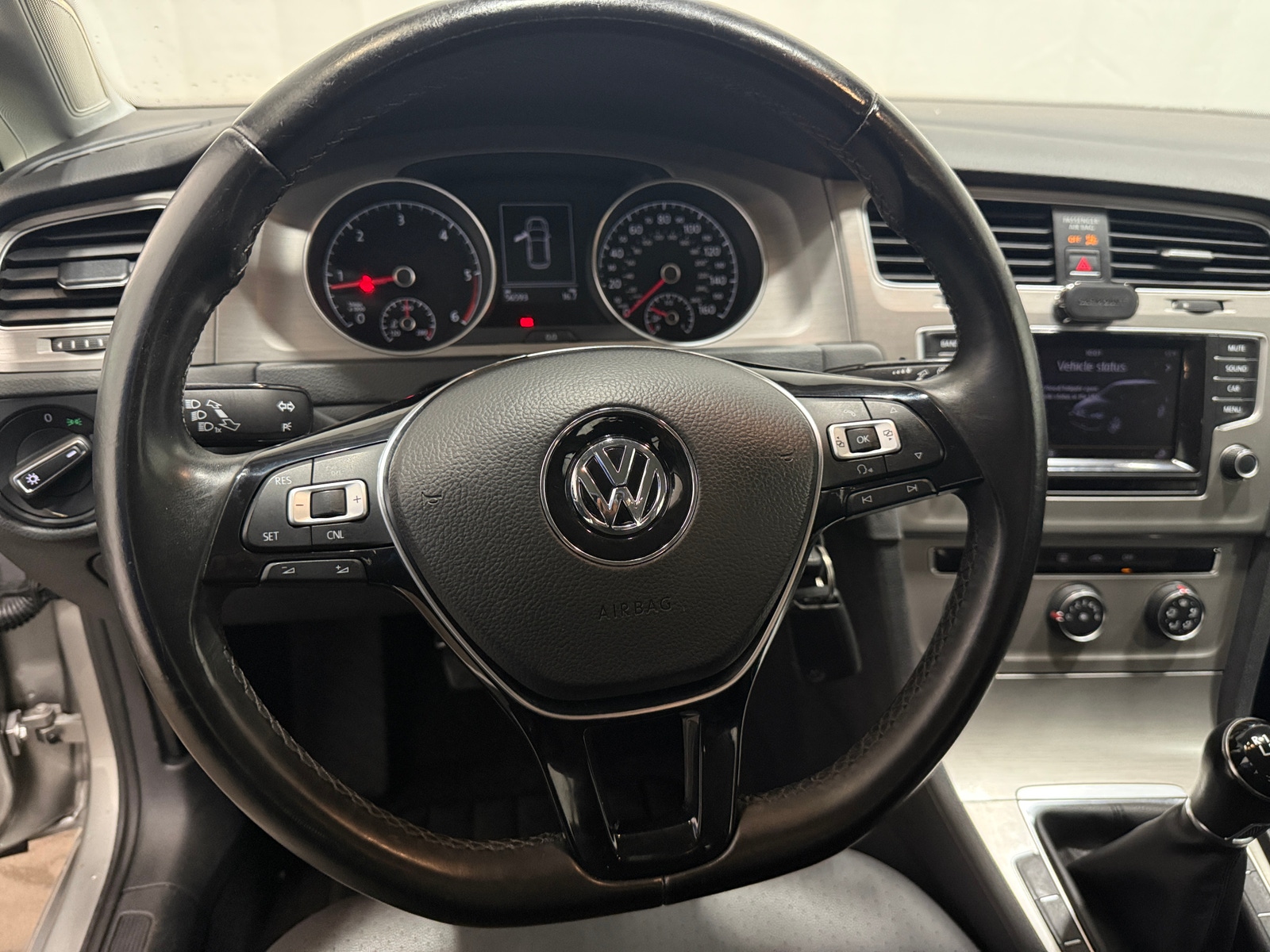 Thumbnail: 2015 Volkswagen Golf - 4