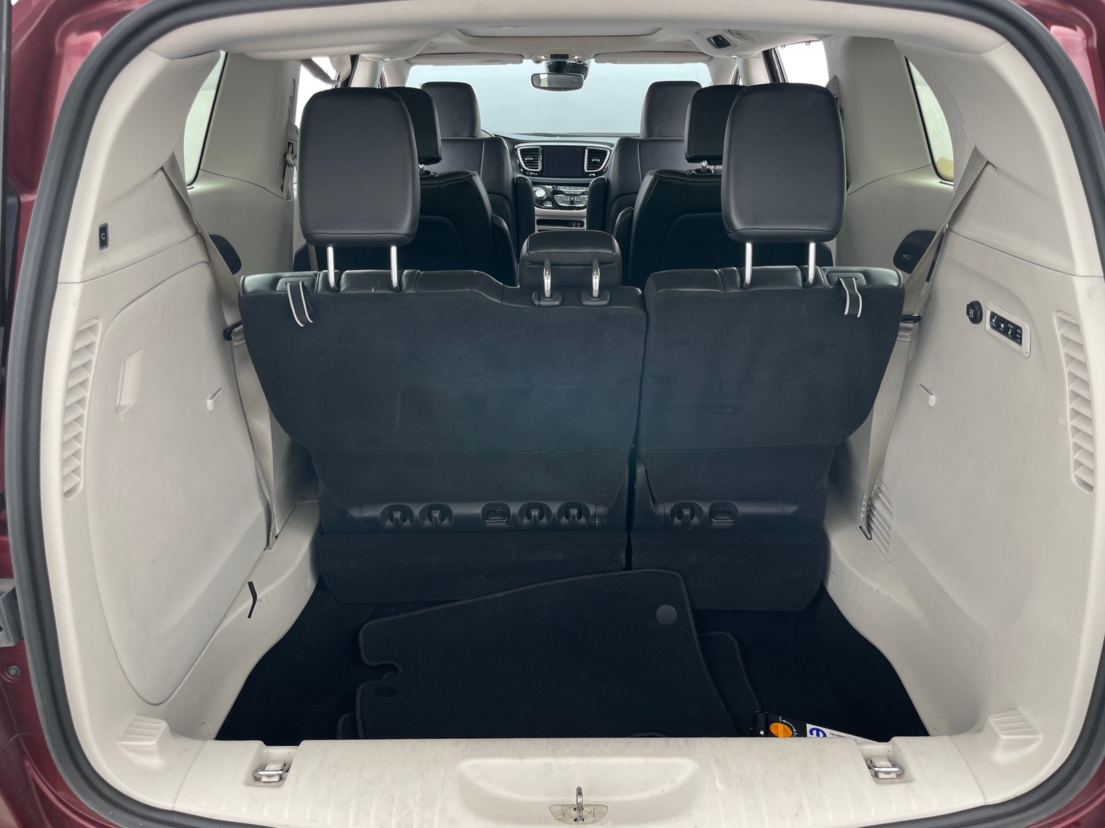 Thumbnail: 2020 Chrysler Pacifica - 6