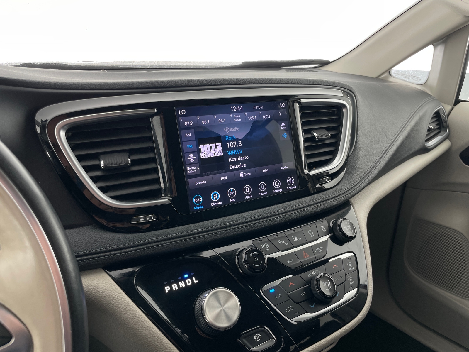Thumbnail: 2020 Chrysler Pacifica - 3