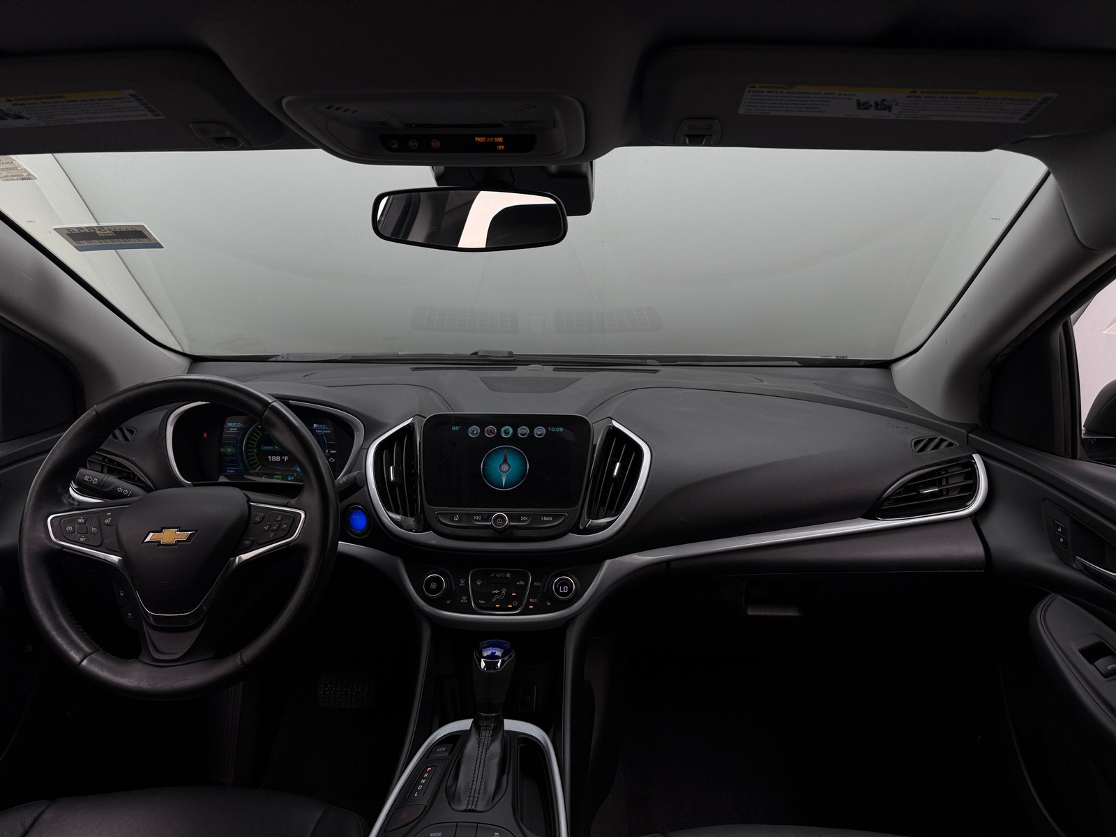 Thumbnail: 2017 Chevrolet Volt - 2