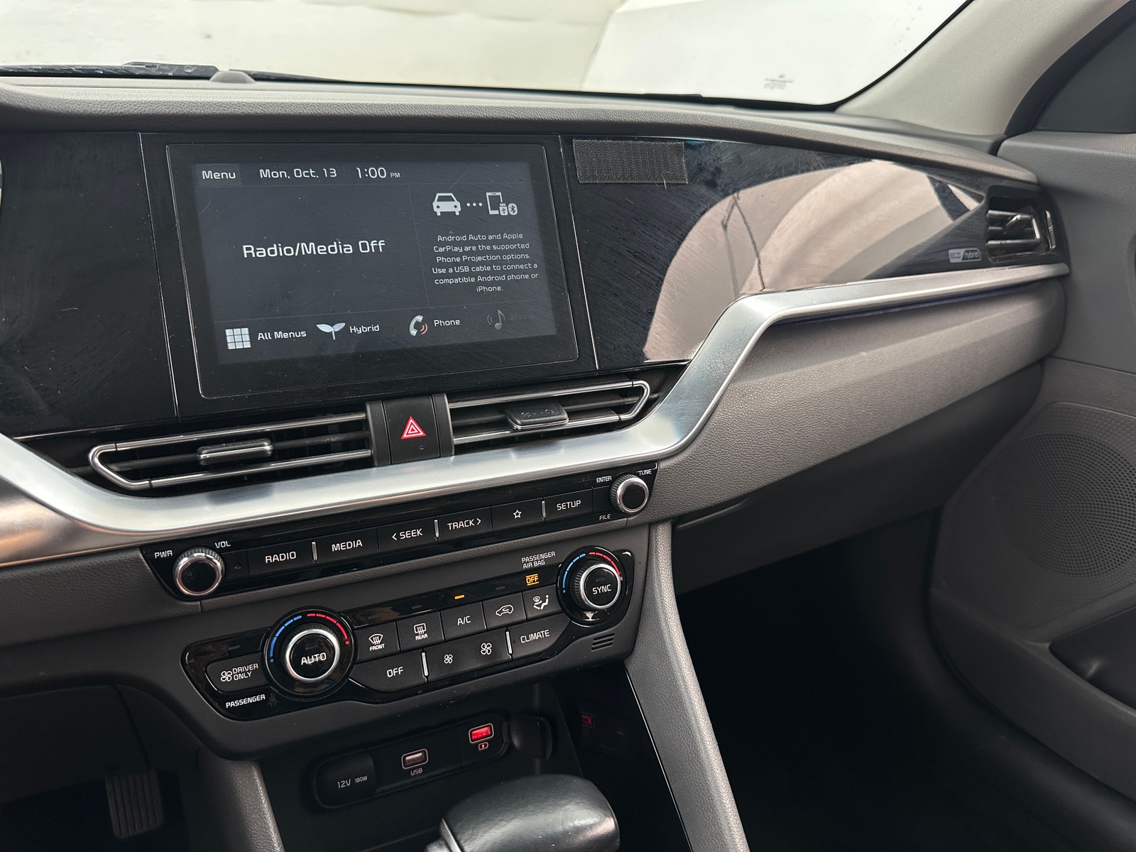 Thumbnail: 2020 Kia Niro - 4