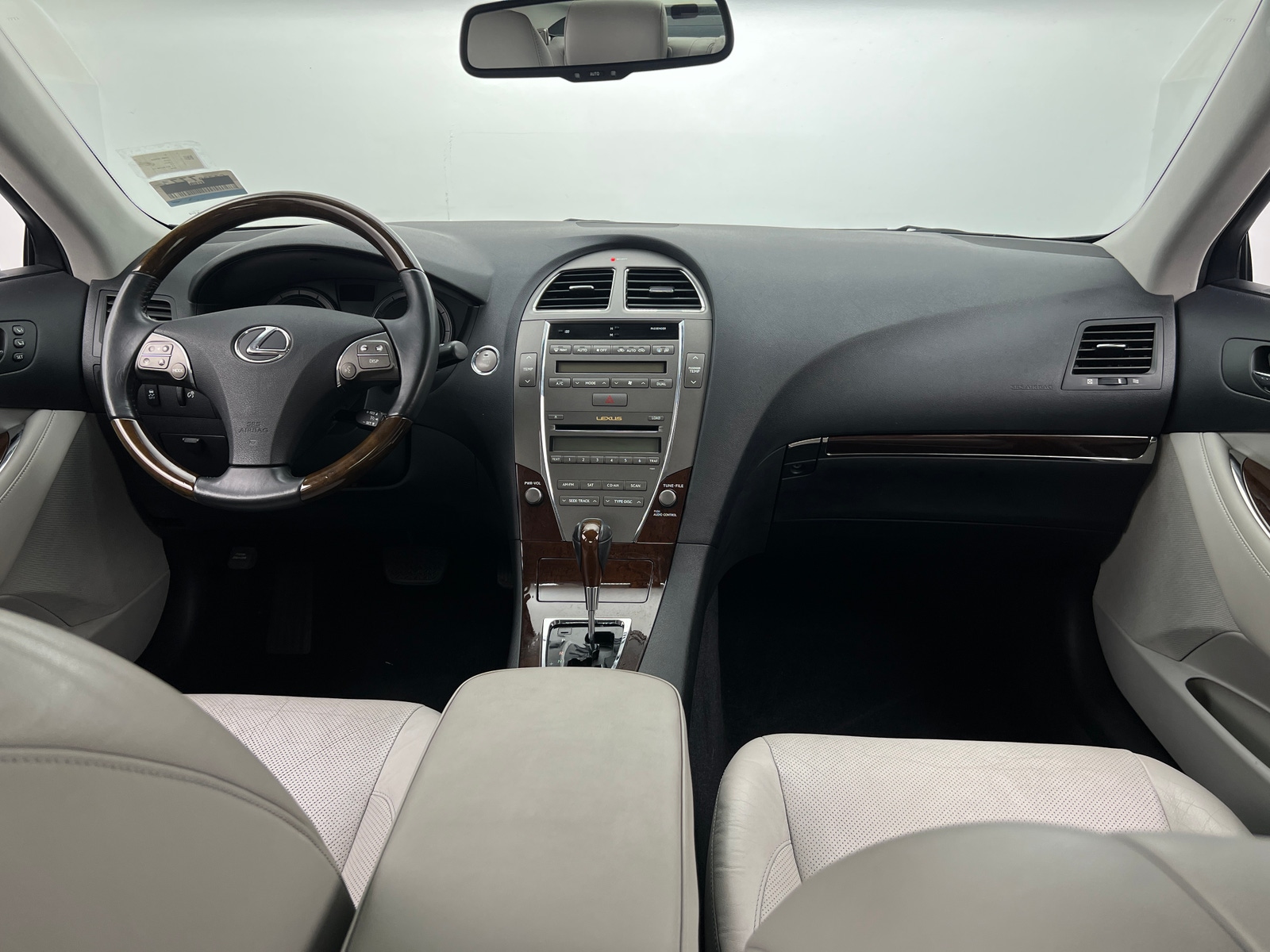 Thumbnail: 2011 Lexus ES - 2