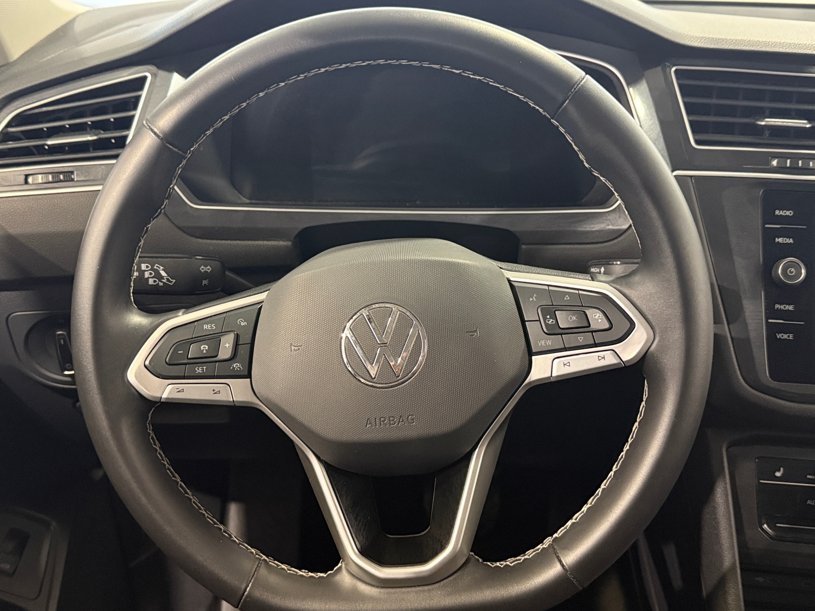 Thumbnail: 2024 Volkswagen Tiguan - 4