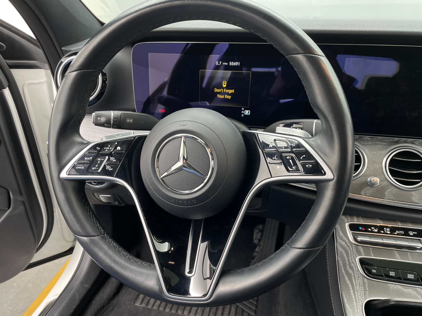 Thumbnail: 2021 Mercedes-Benz E-Class - 4