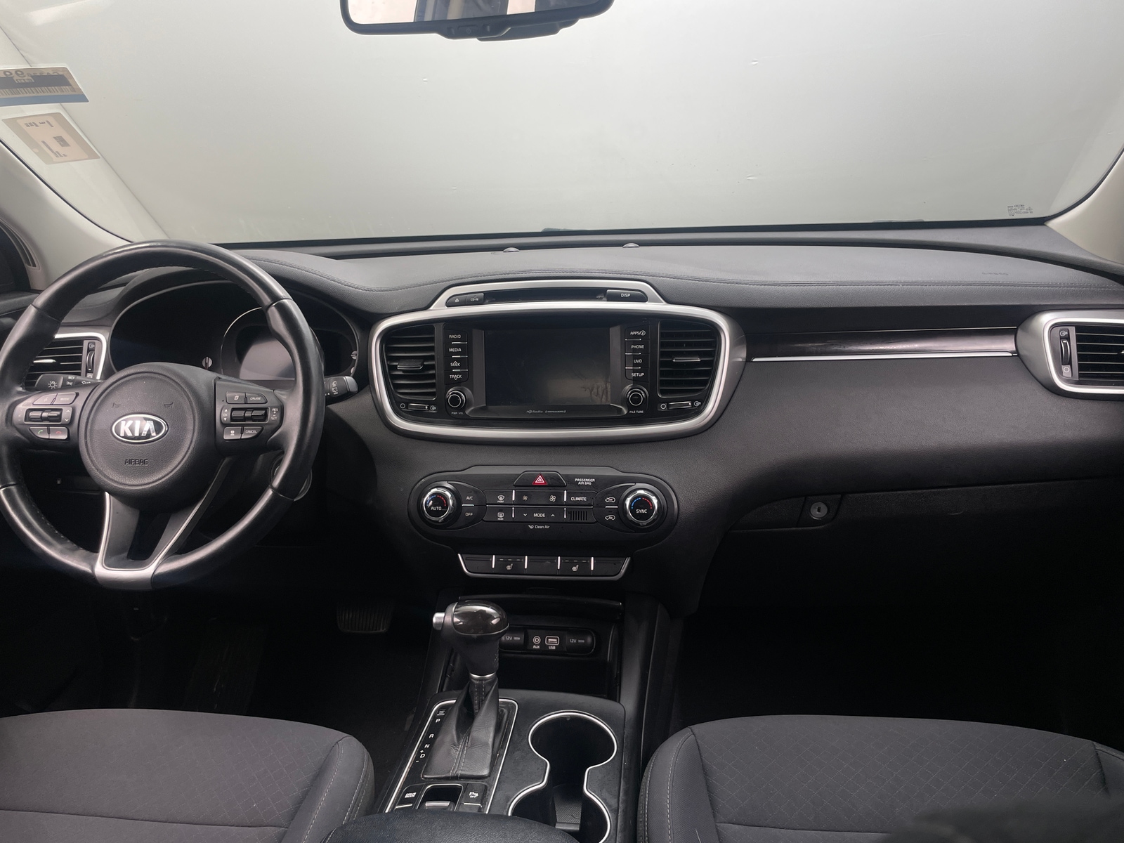 Thumbnail: 2017 Kia Sorento - 3