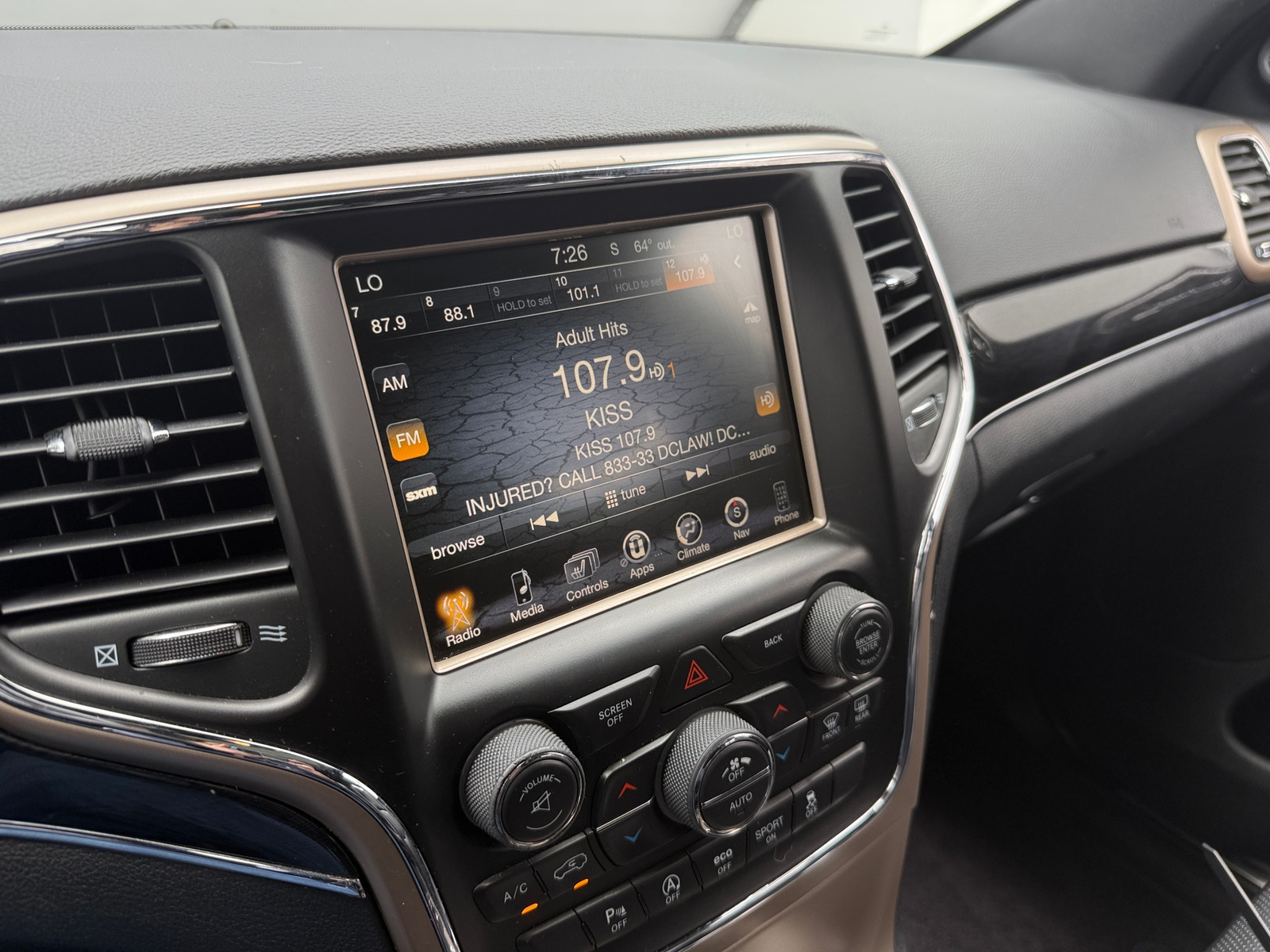 Thumbnail: 2016 Jeep Grand Cherokee - 3