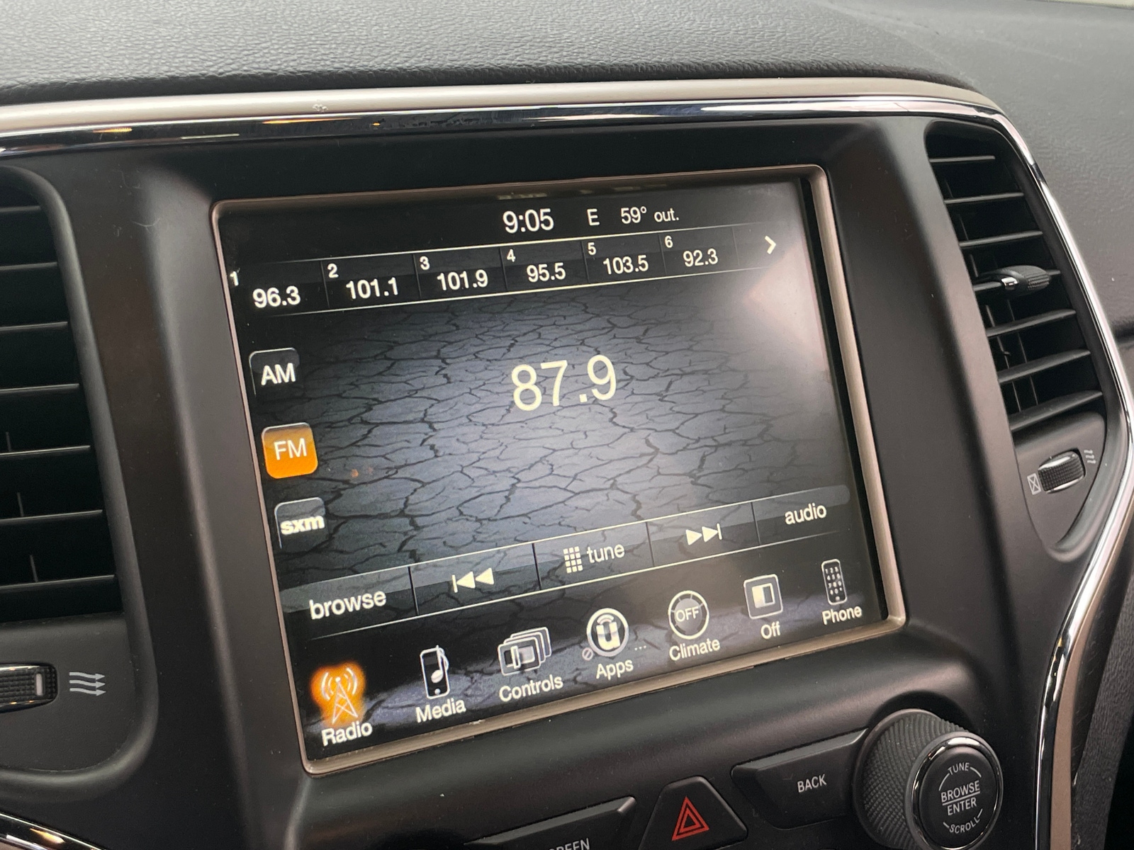 Thumbnail: 2017 Jeep Grand Cherokee - 4