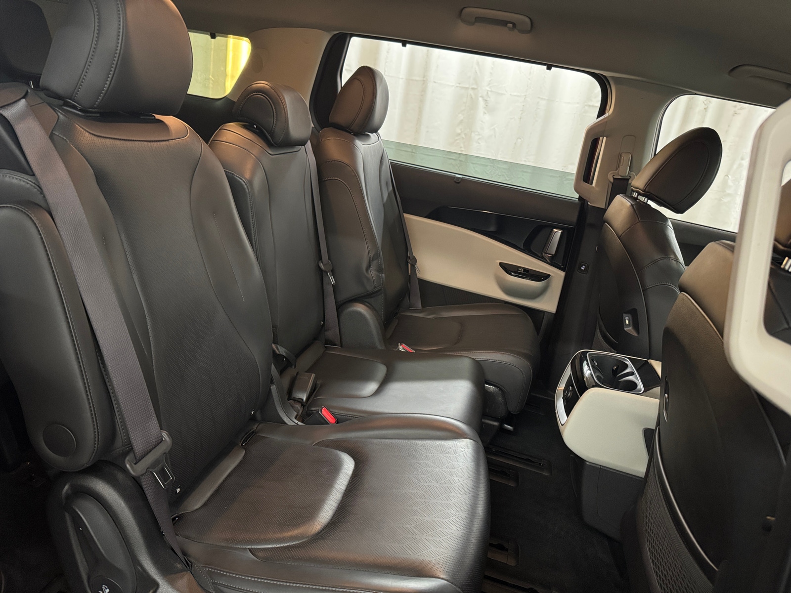 Thumbnail: 2023 Kia Carnival - 5