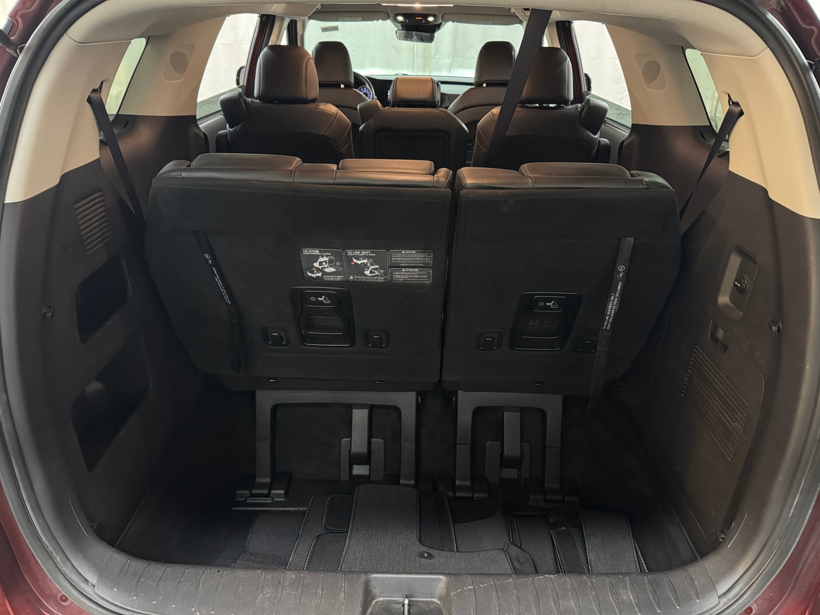 Thumbnail: 2023 Kia Carnival - 6