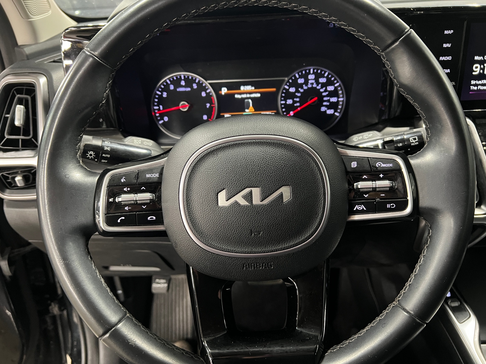 Thumbnail: 2023 Kia Sorento - 4