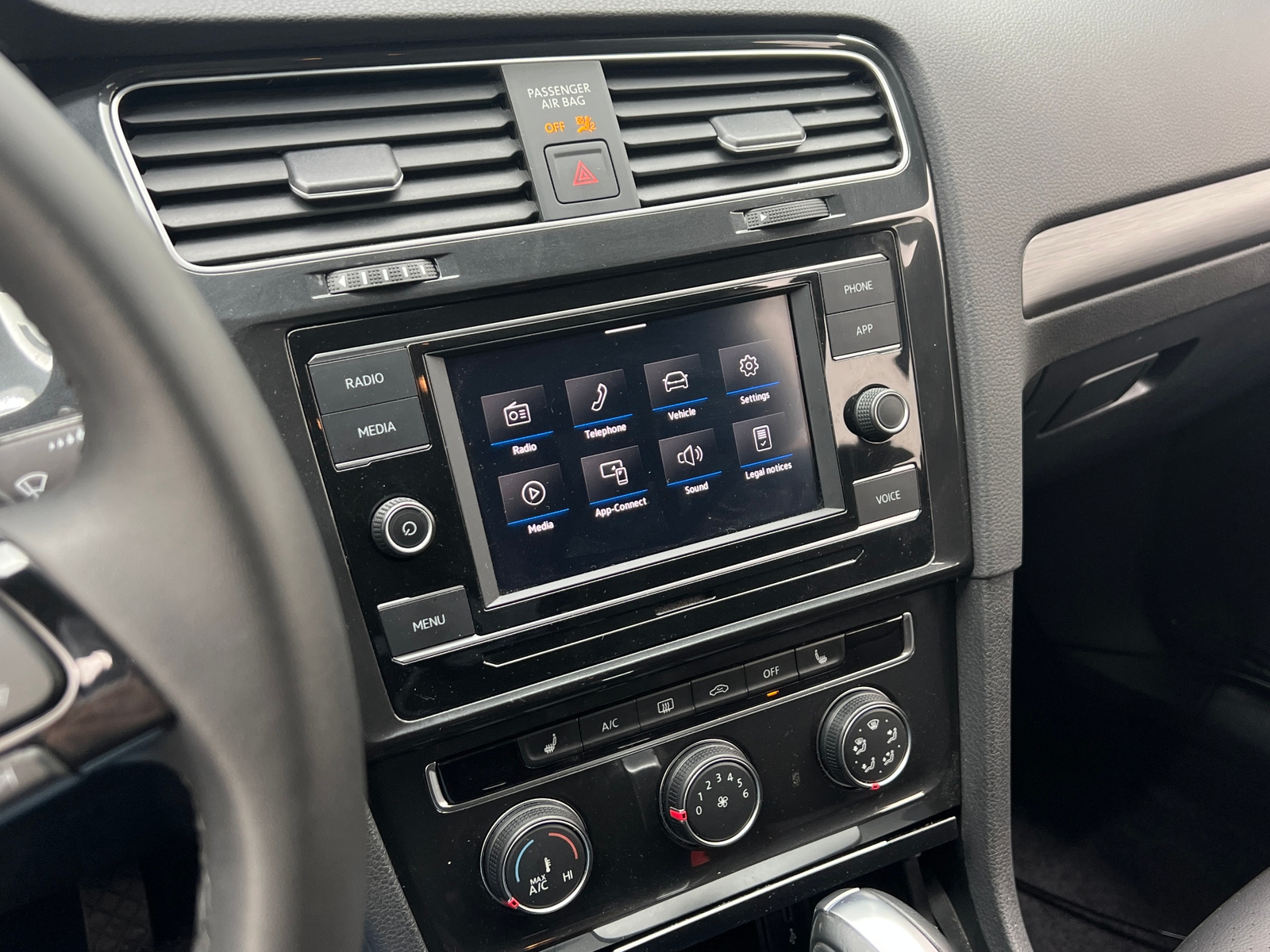 Thumbnail: 2021 Volkswagen Golf - 3